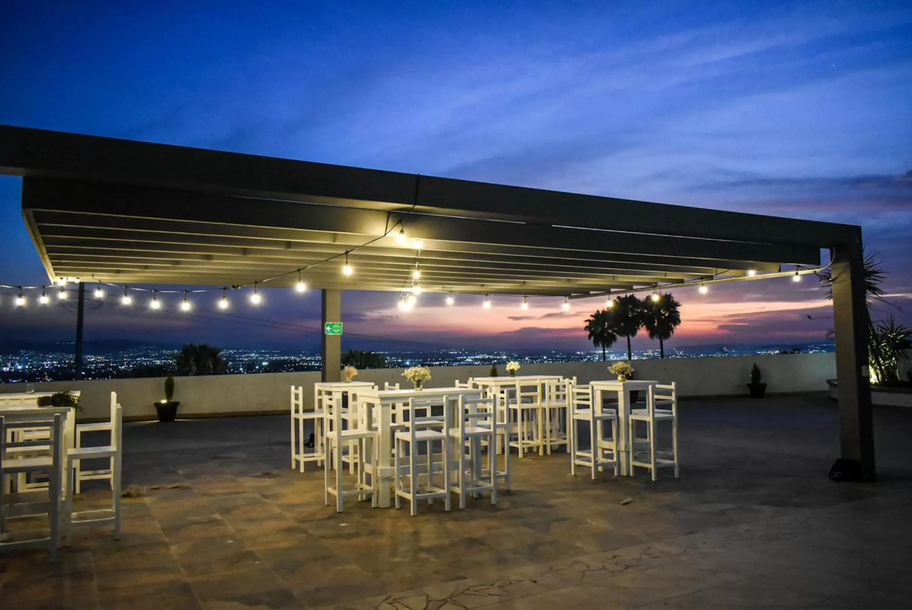 Patio in Hotel Diamante Queretaro