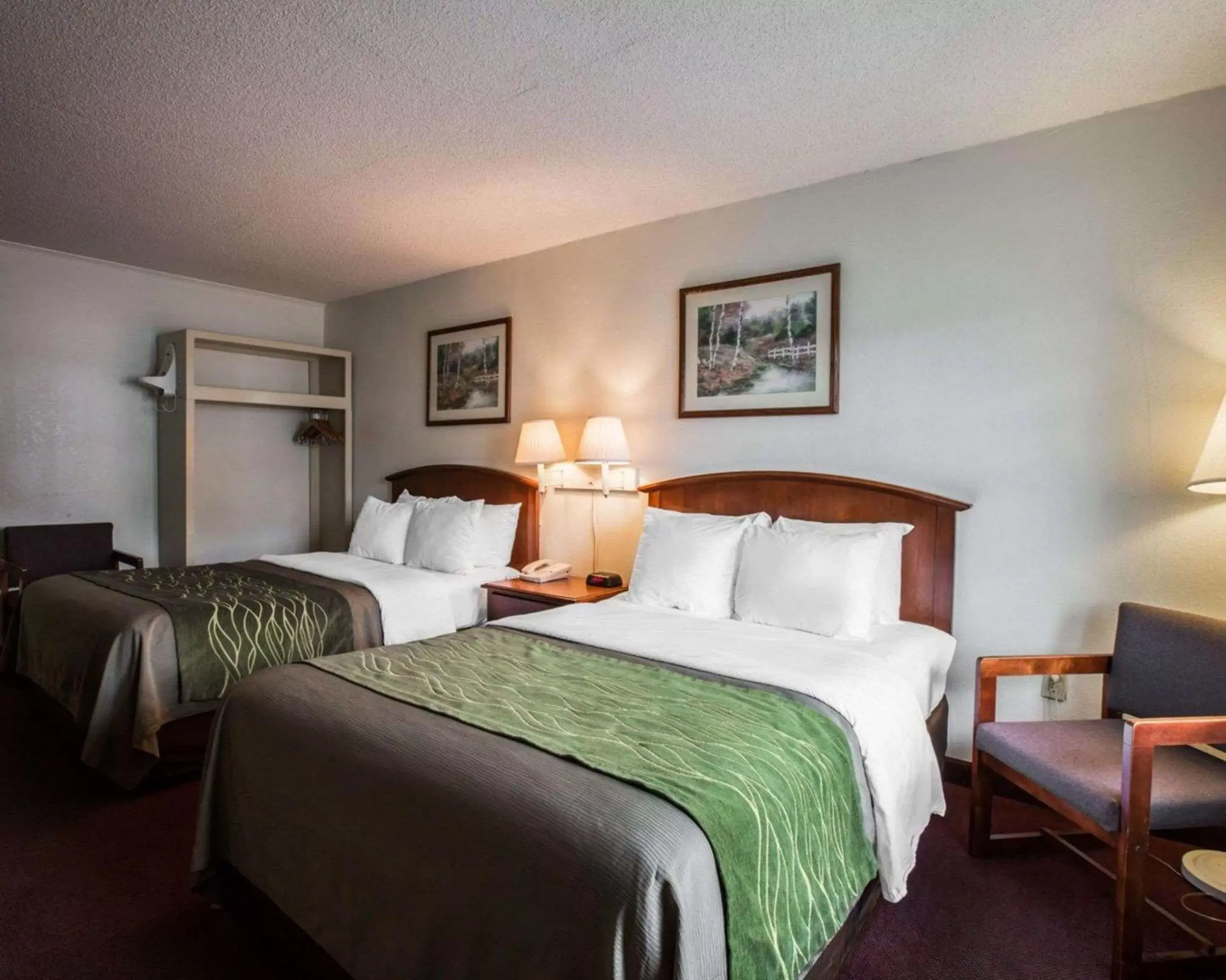 Double Room with Two Double Beds - Non-Smoking in Rodeway Inn and Suites on the River