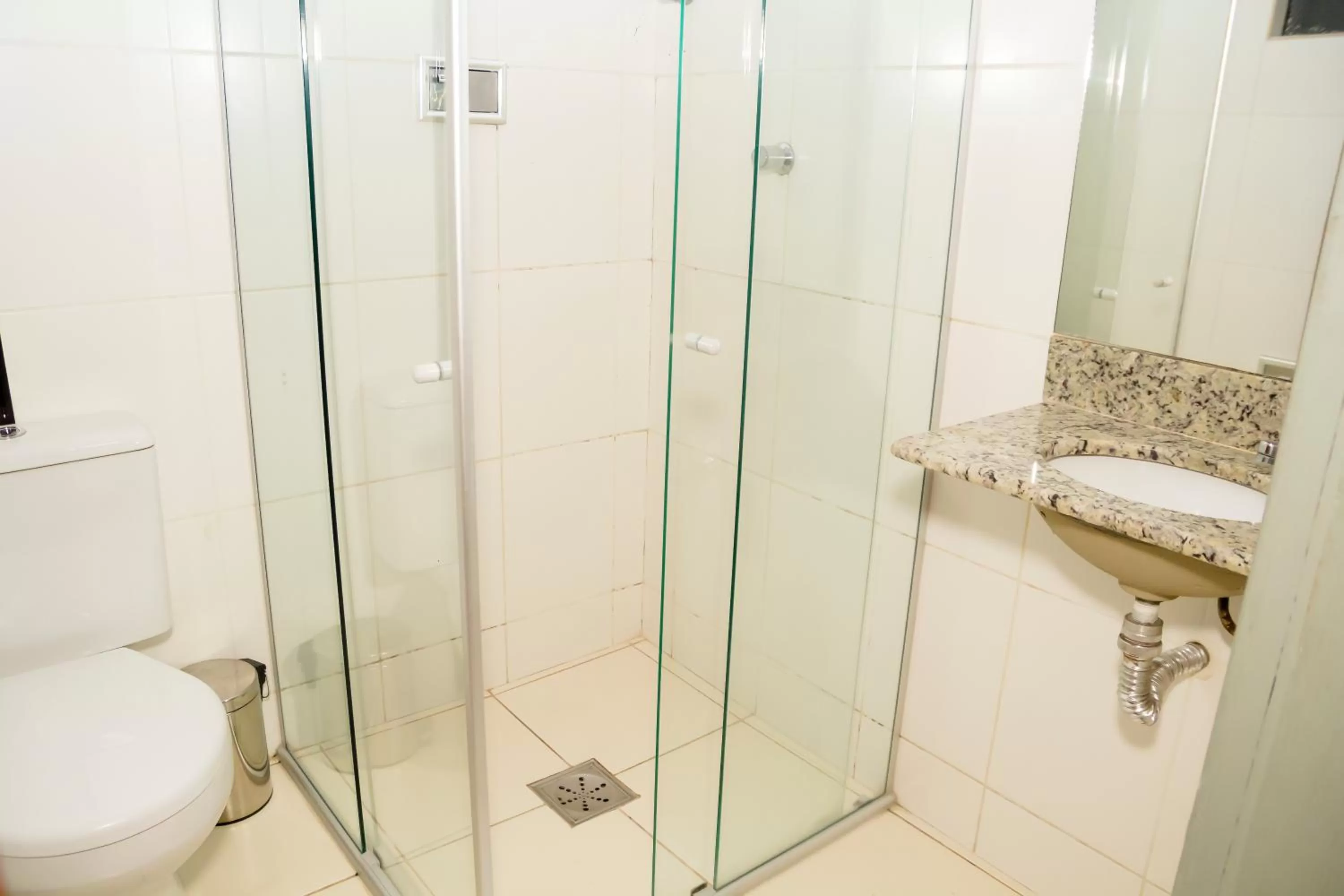 Twin Room with Balcony - single occupancy in Hotel Gontijo Belo Horizonte - Próximo a Rodoviária e Praça Sete