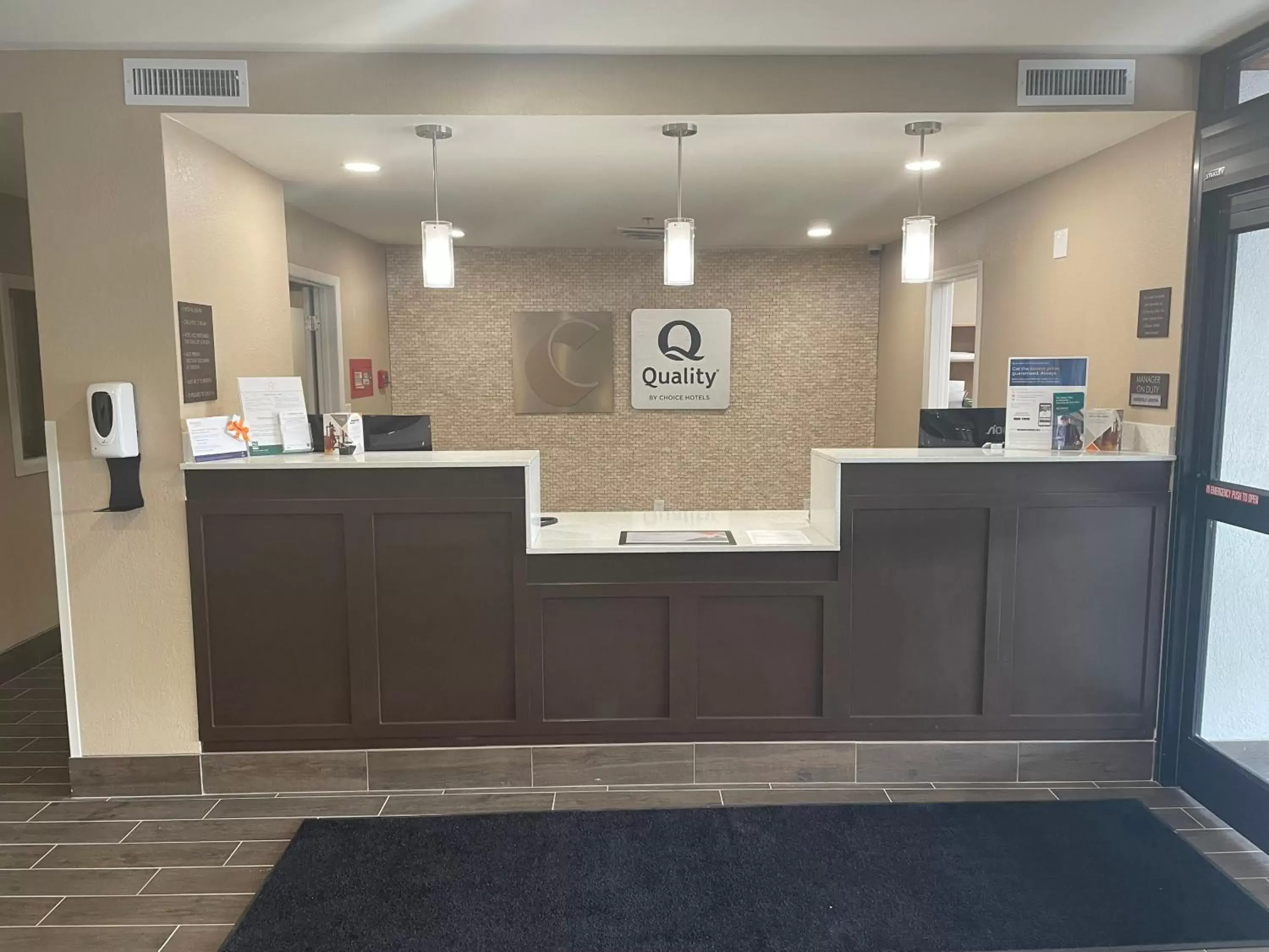 Lobby or reception, Lobby/Reception in Comfort Inn & Suites Spring Lake - Fayetteville Near Fort Liberty