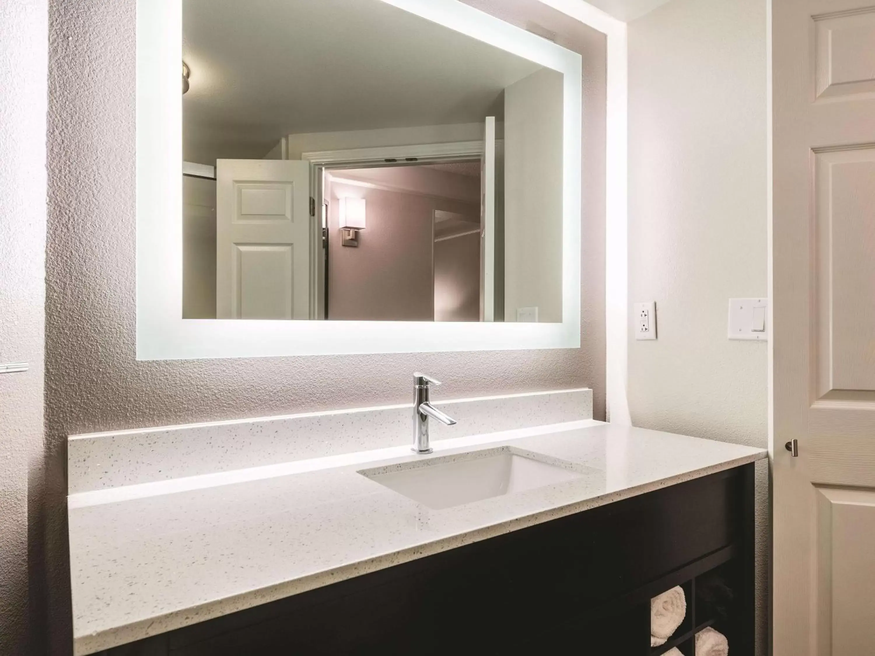 Photo of the whole room, Bathroom in La Quinta by Wyndham Alexandria Airport