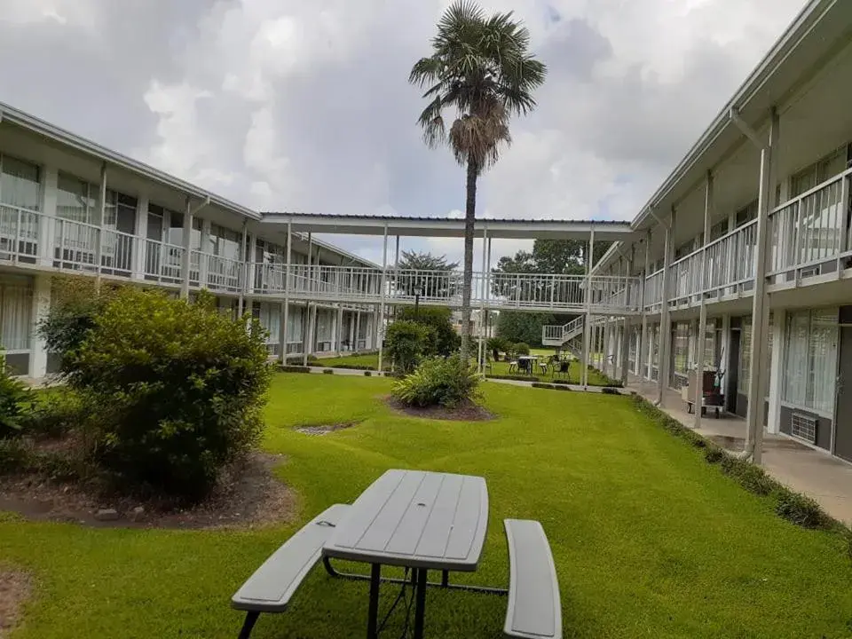 Garden in Plantation Inn