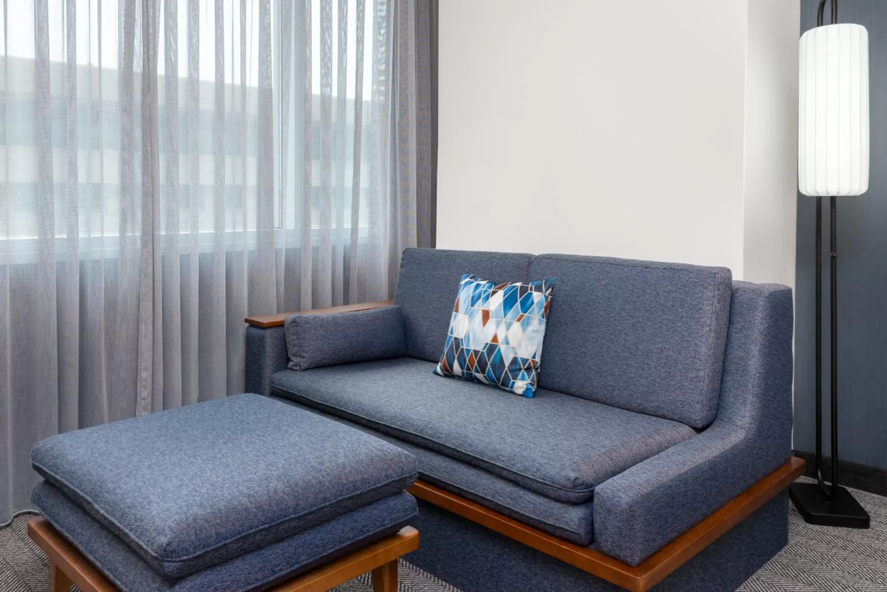 Bedroom, Seating Area in Courtyard by Marriott Buffalo Downtown/Canalside