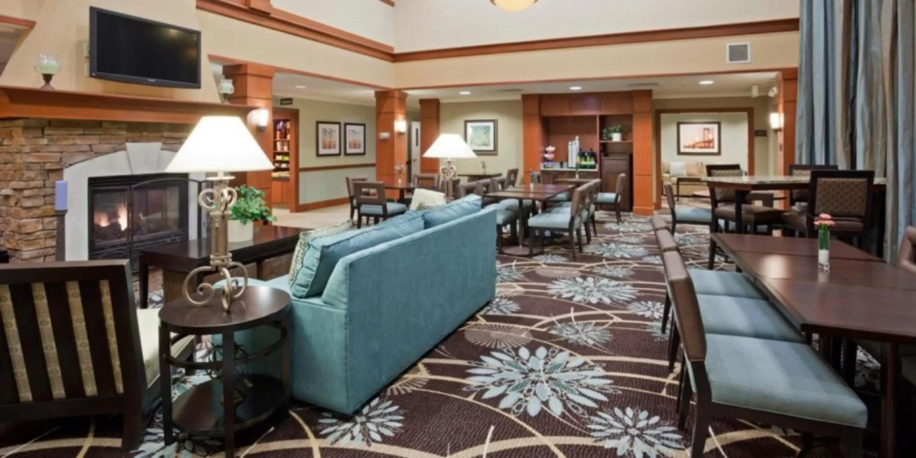 Lobby or reception, Restaurant/Places to Eat in Staybridge Suites Minneapolis-Maple Grove, an IHG Hotel