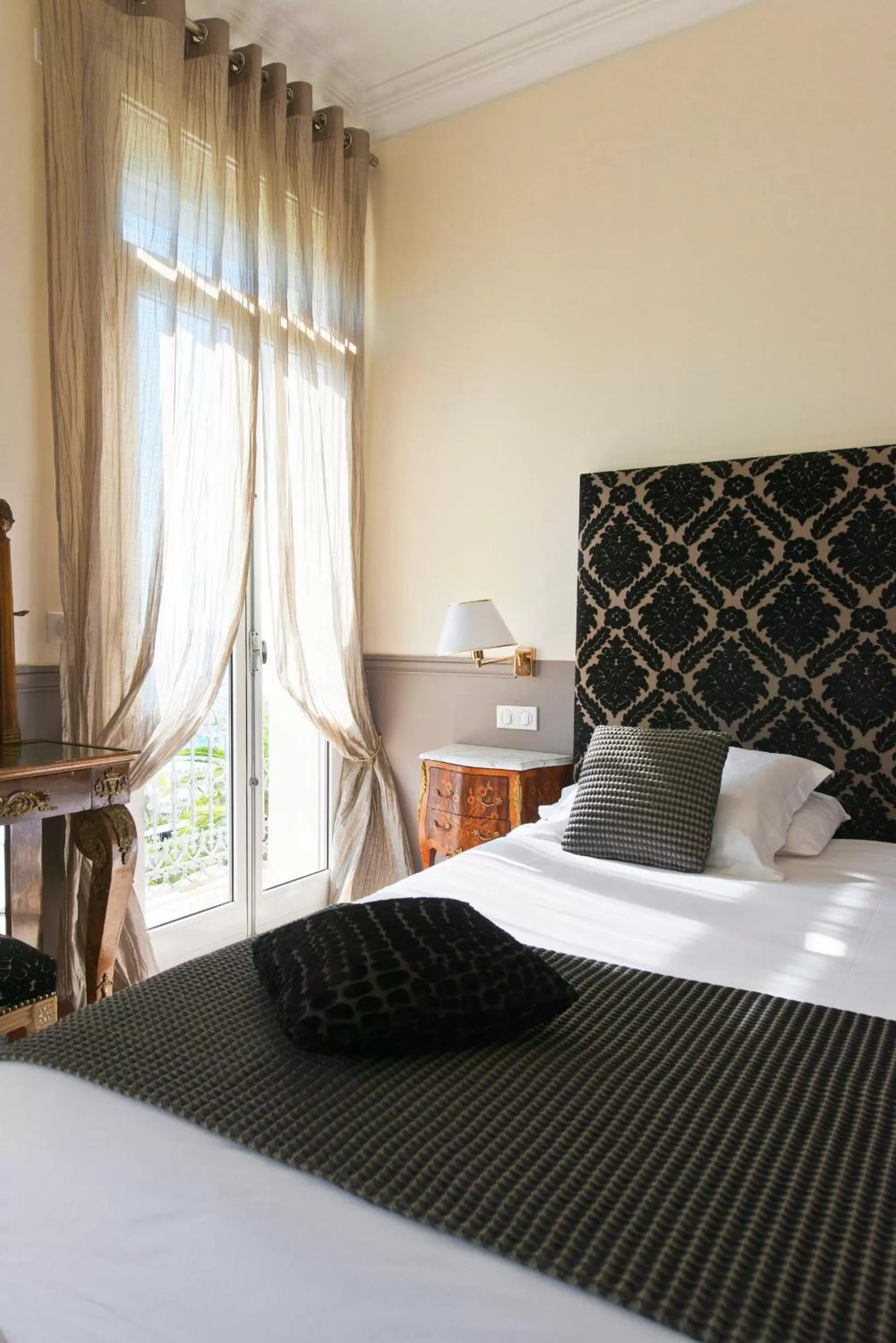 Bed in Hôtel West End Promenade