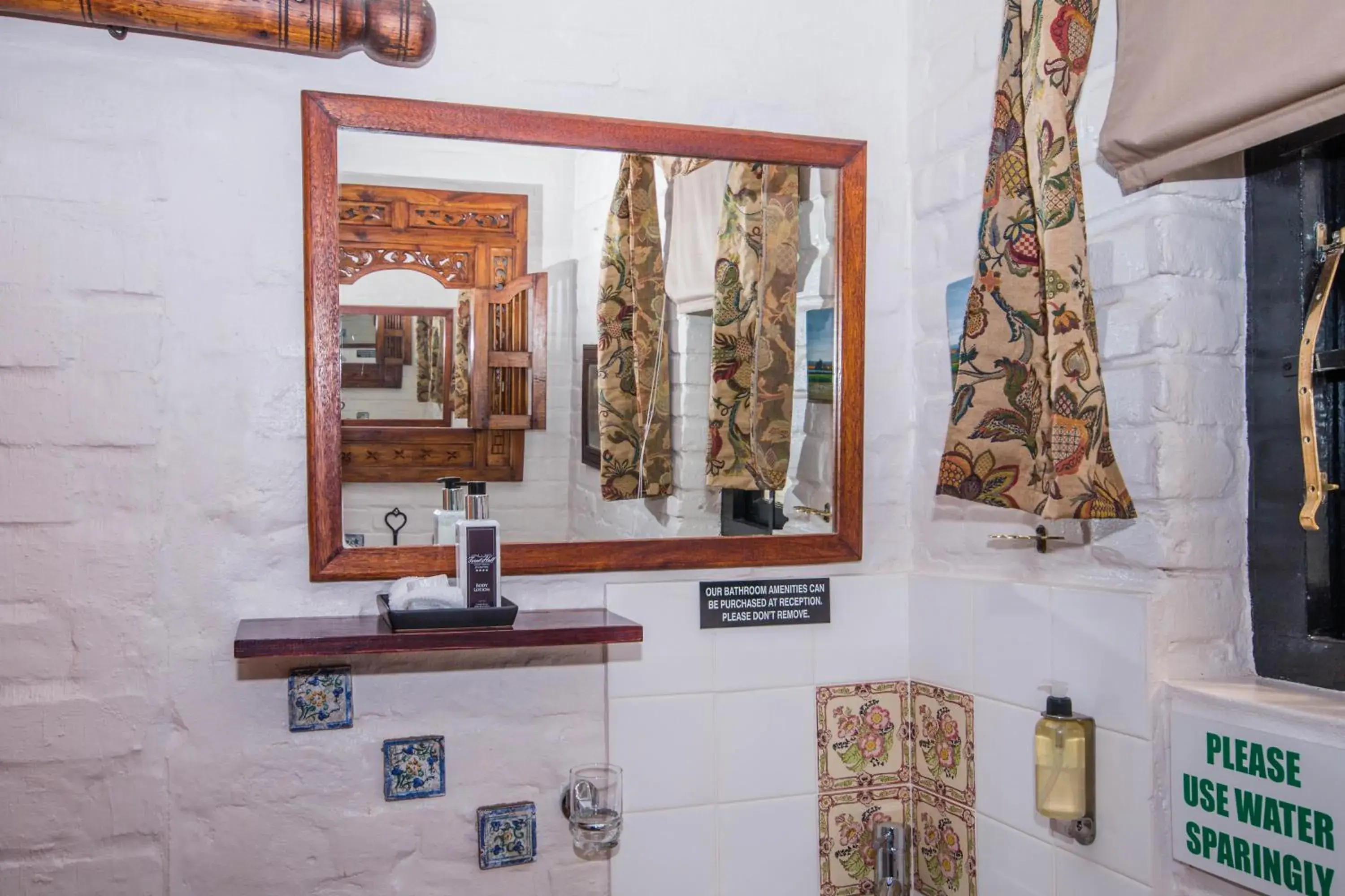 Bathroom in Forest Hall Guest House