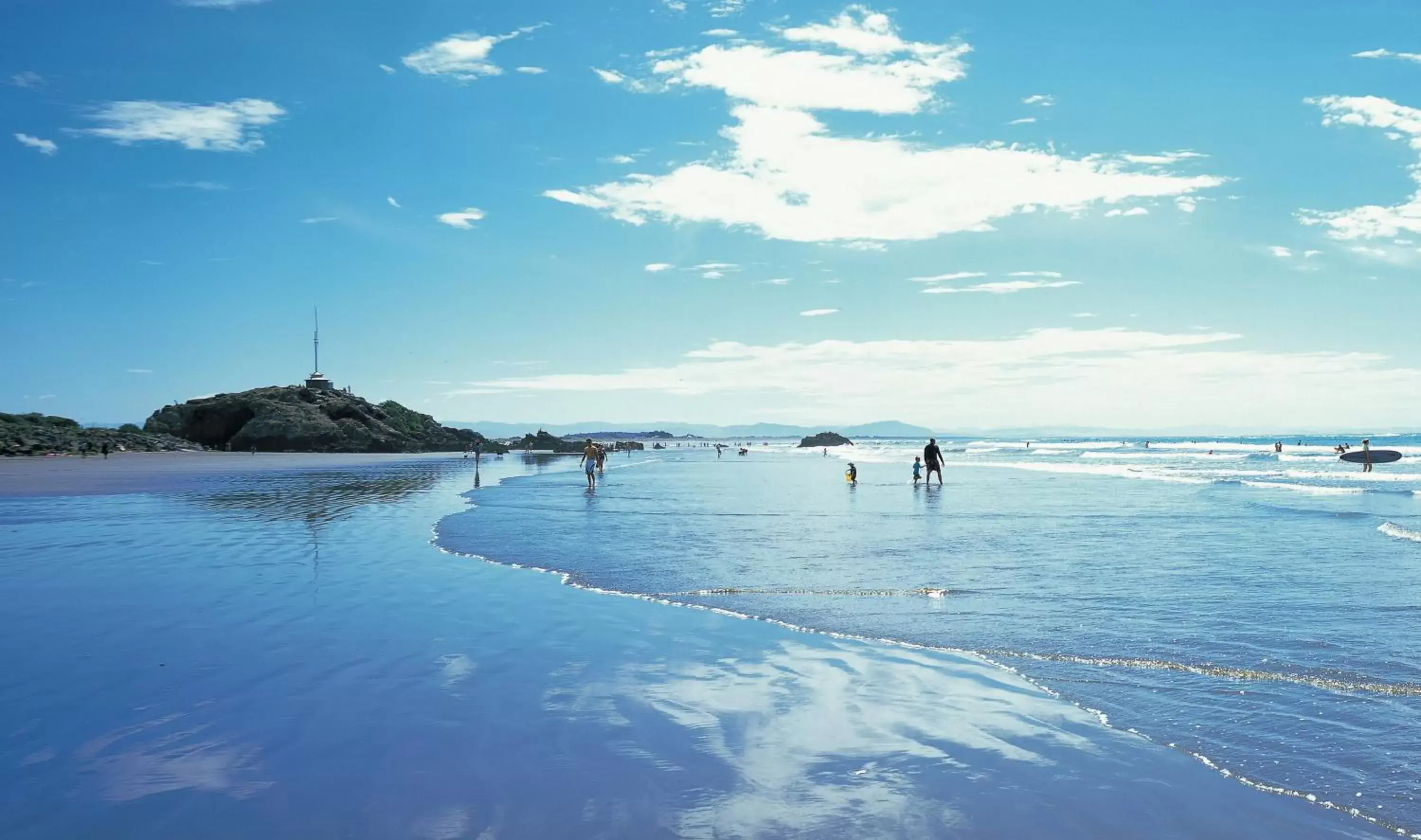 Snorkeling, Swimming Pool in Sumner Bay Motel