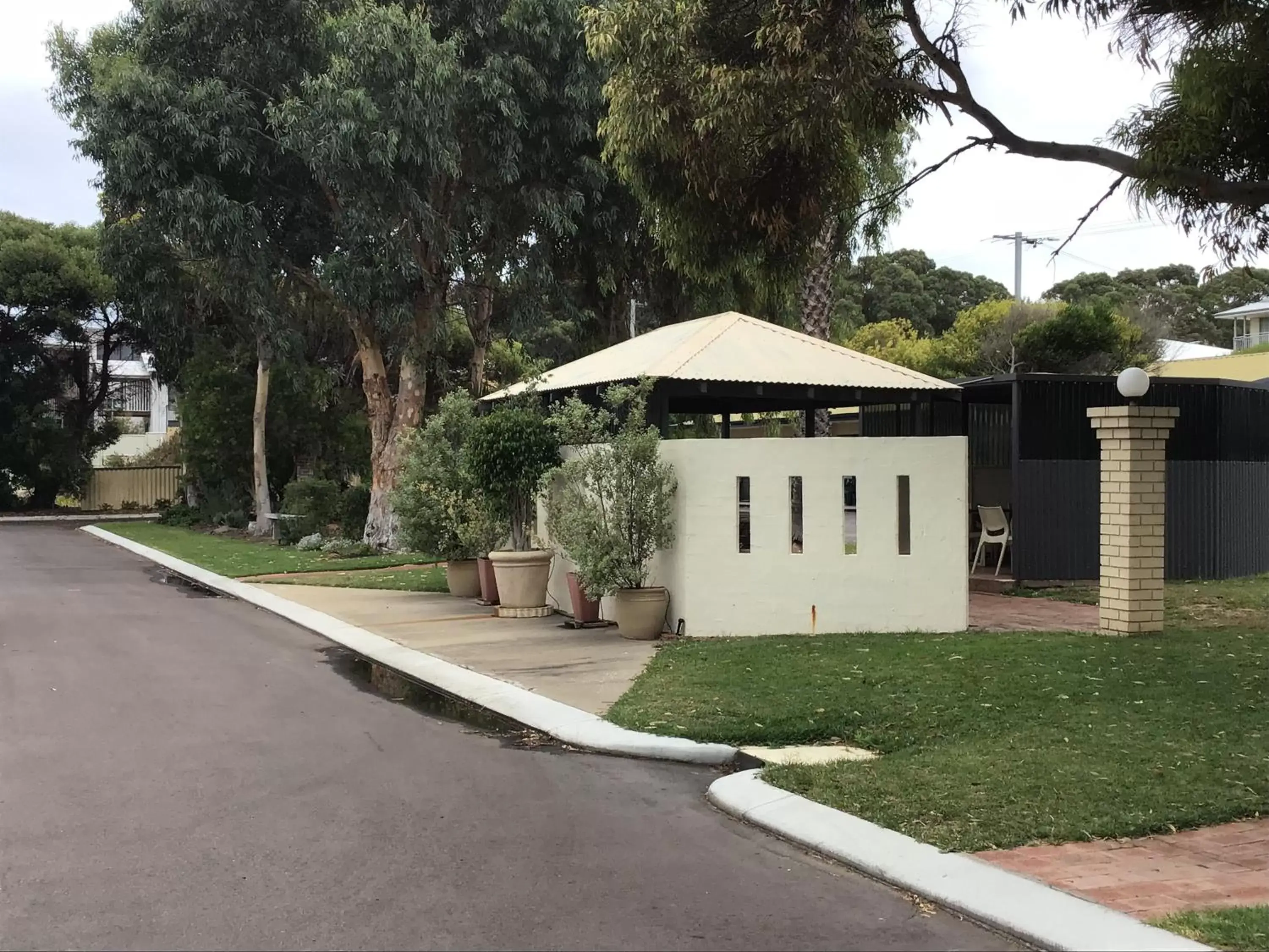 BBQ facilities, Property Building in Bayview Motel