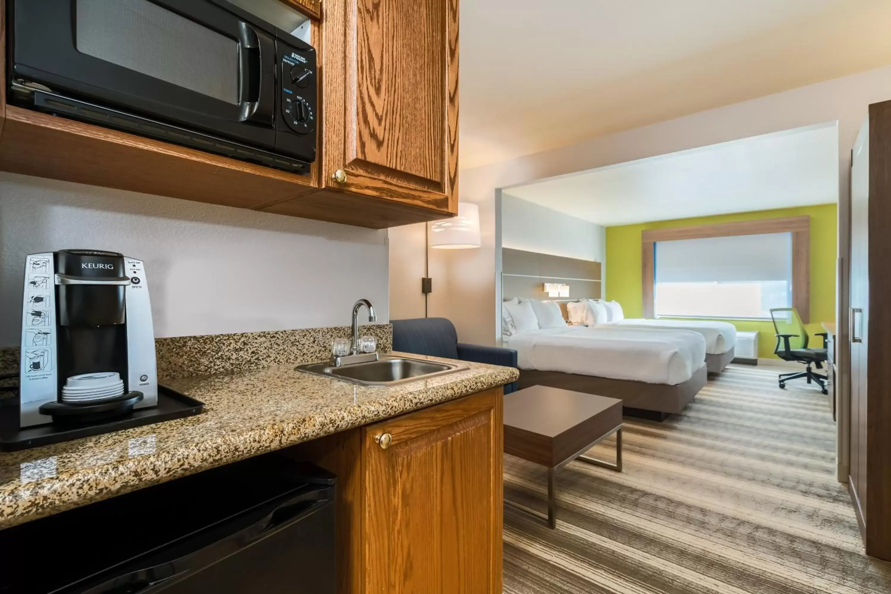 Photo of the whole room, Kitchen/Kitchenette in Holiday Inn Express & Suites Rocky Mount Smith Mountain Lake, an IHG Hotel