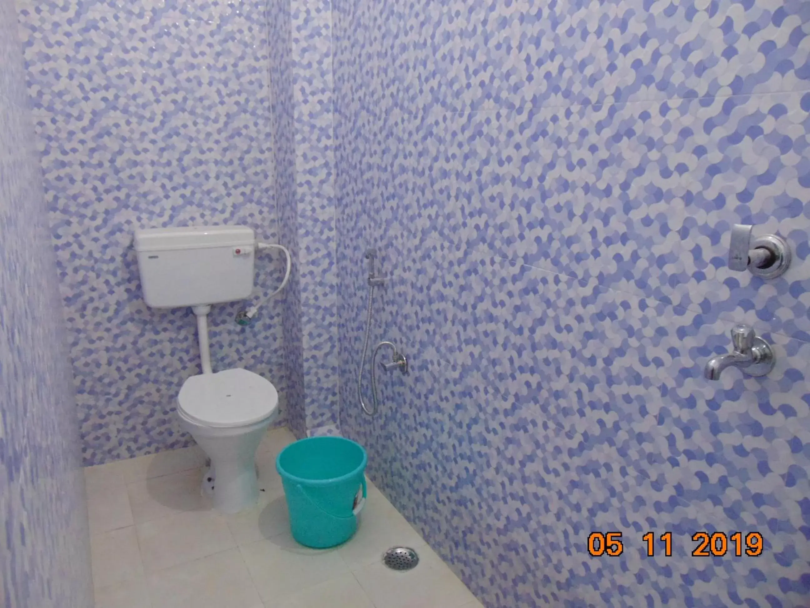 Deluxe Triple Room in Mahamaya Paying Guest House Deluxe Triple Room in Mahamaya Paying Guest House