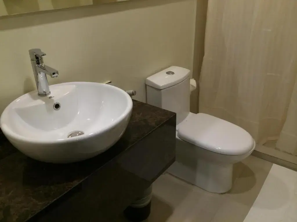 Bathroom in Gt Hotel Iloilo