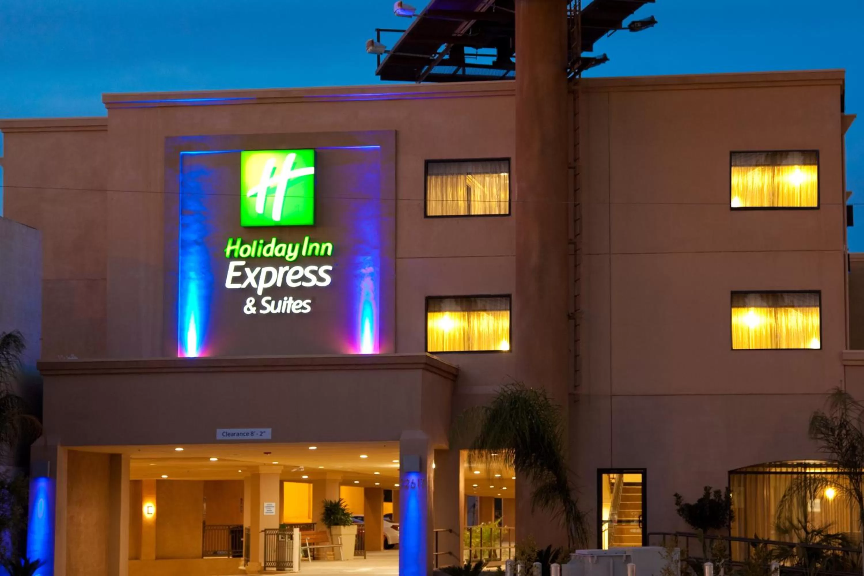 Property building in Holiday Inn Express & Suites Woodland Hills by IHG