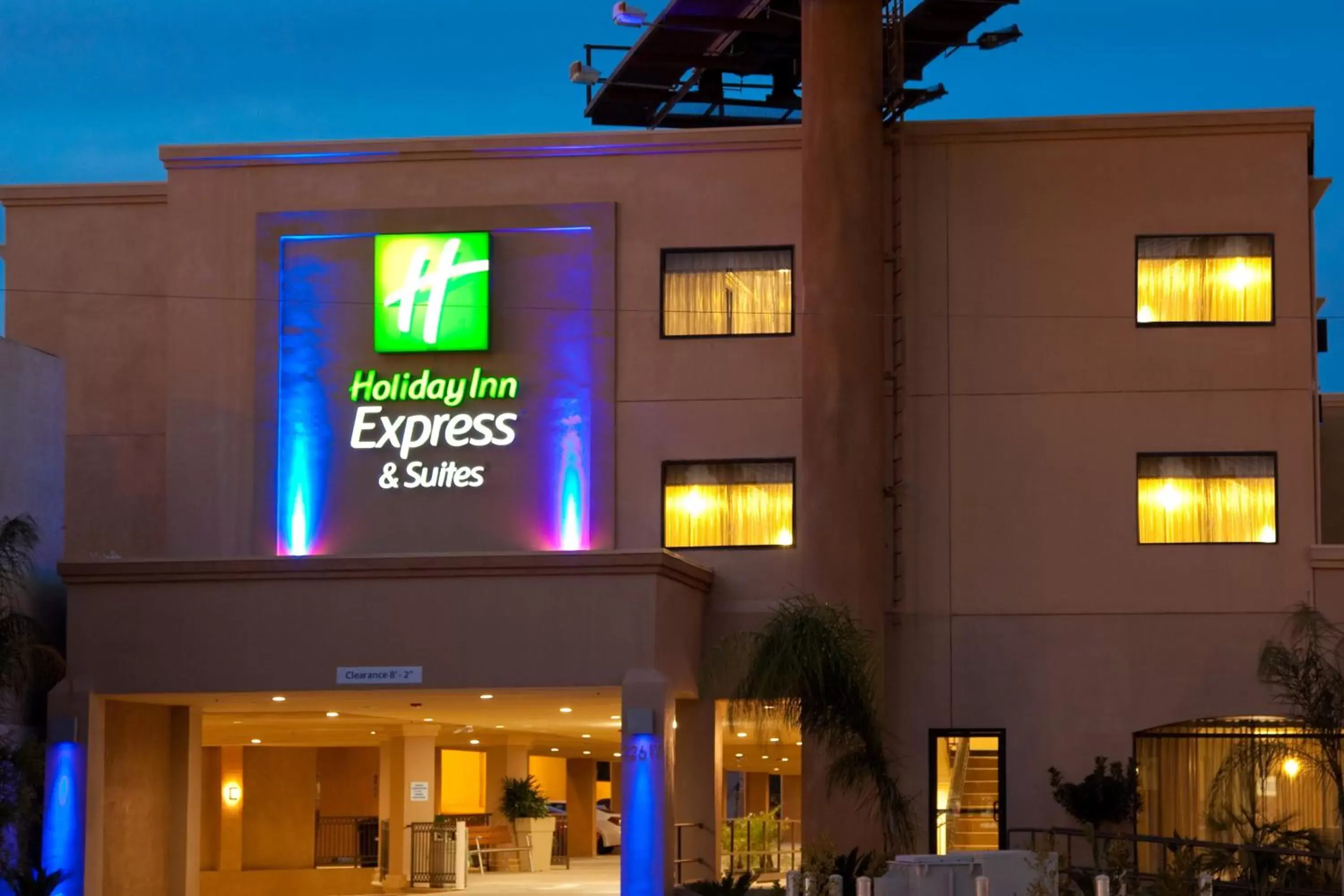 Property building in Holiday Inn Express Hotel & Suites Woodland Hills, an IHG Hotel