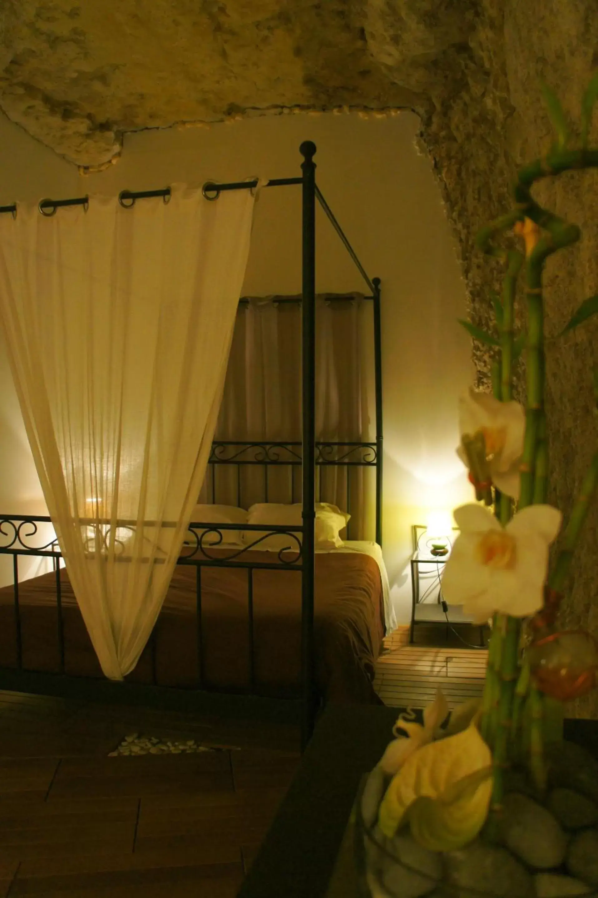 Bedroom in Chambres d'Hôtes Troglodytes Le Clos de L'Hermitage