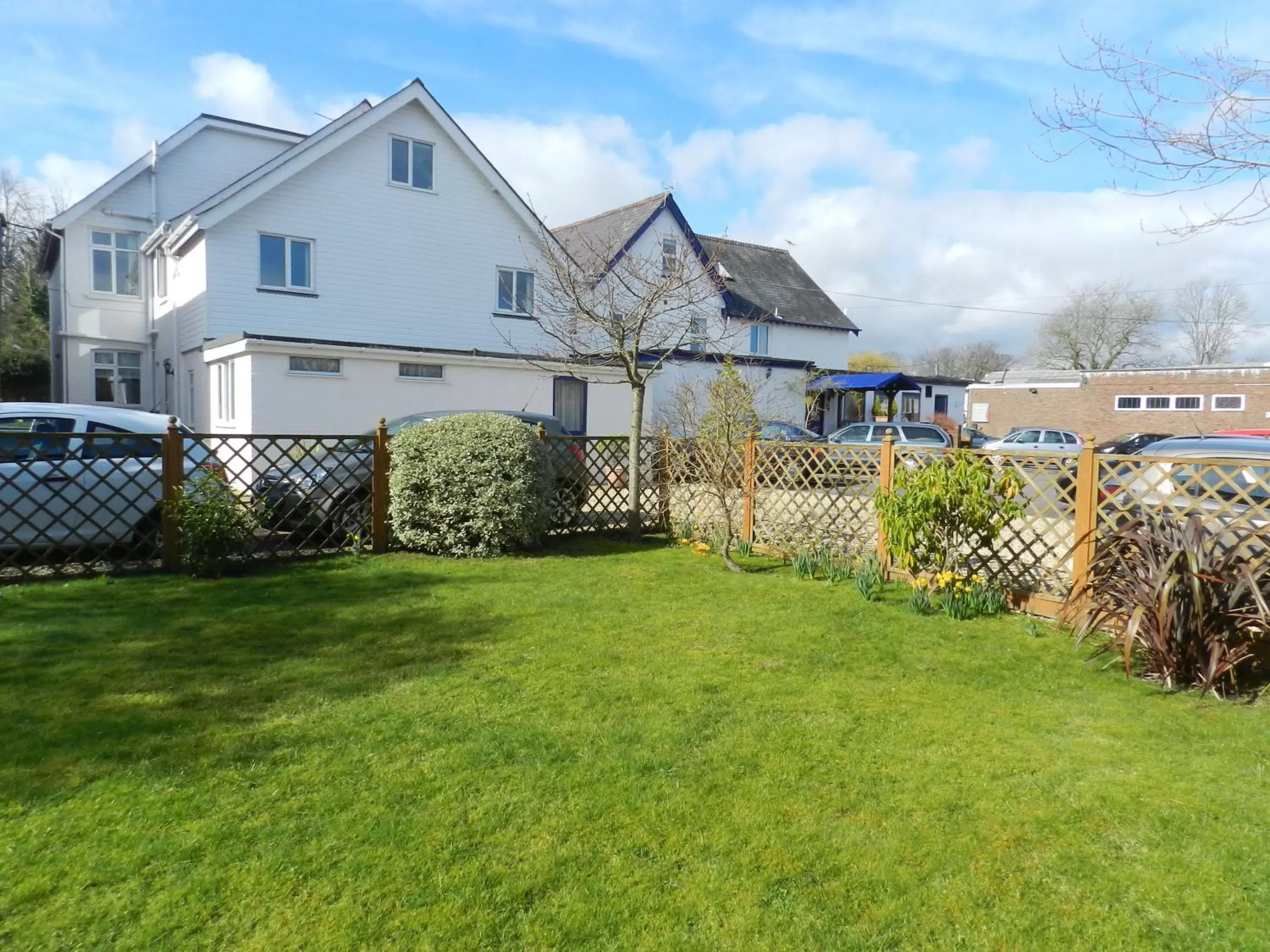 Garden, Property Building in Penny Farthing Hotel & Cottages