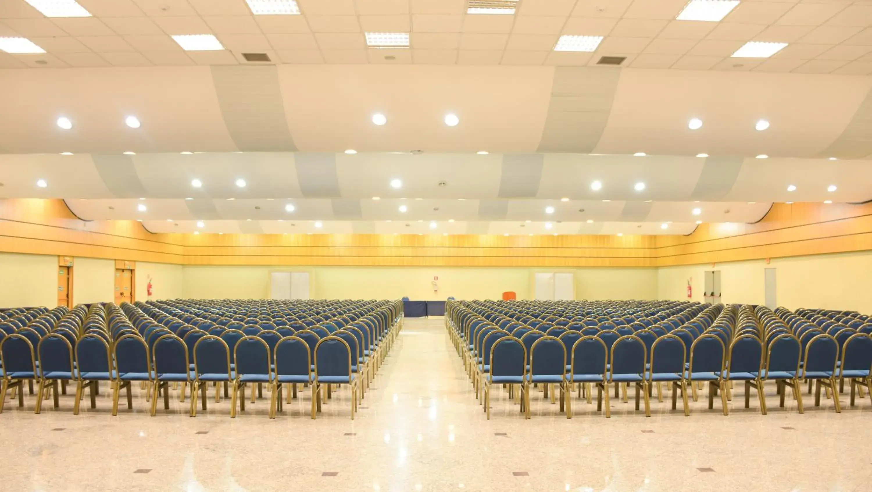 Meeting/conference room in Golden Park Internacional Foz & Convenções