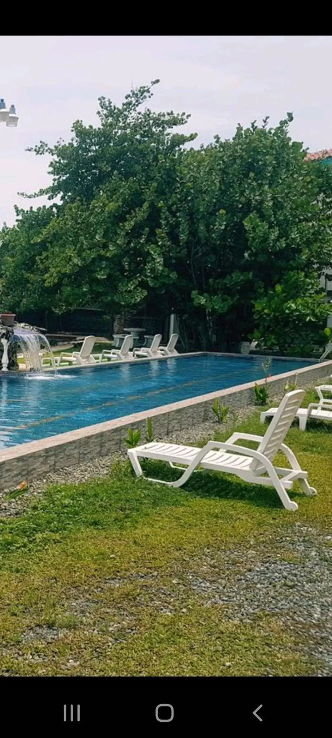 Swimming Pool in Hotel la Cueva Limon