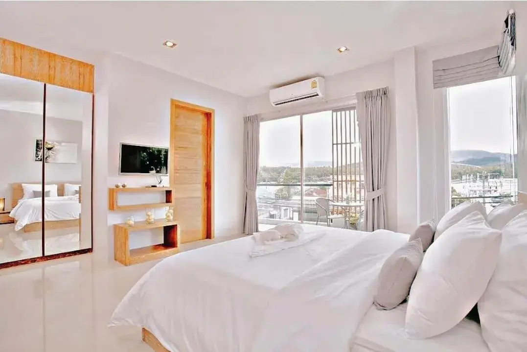 Bed in Lemonade Phuket Hotel -SHA Plus Bed in Lemonade Phuket Hotel -SHA Plus