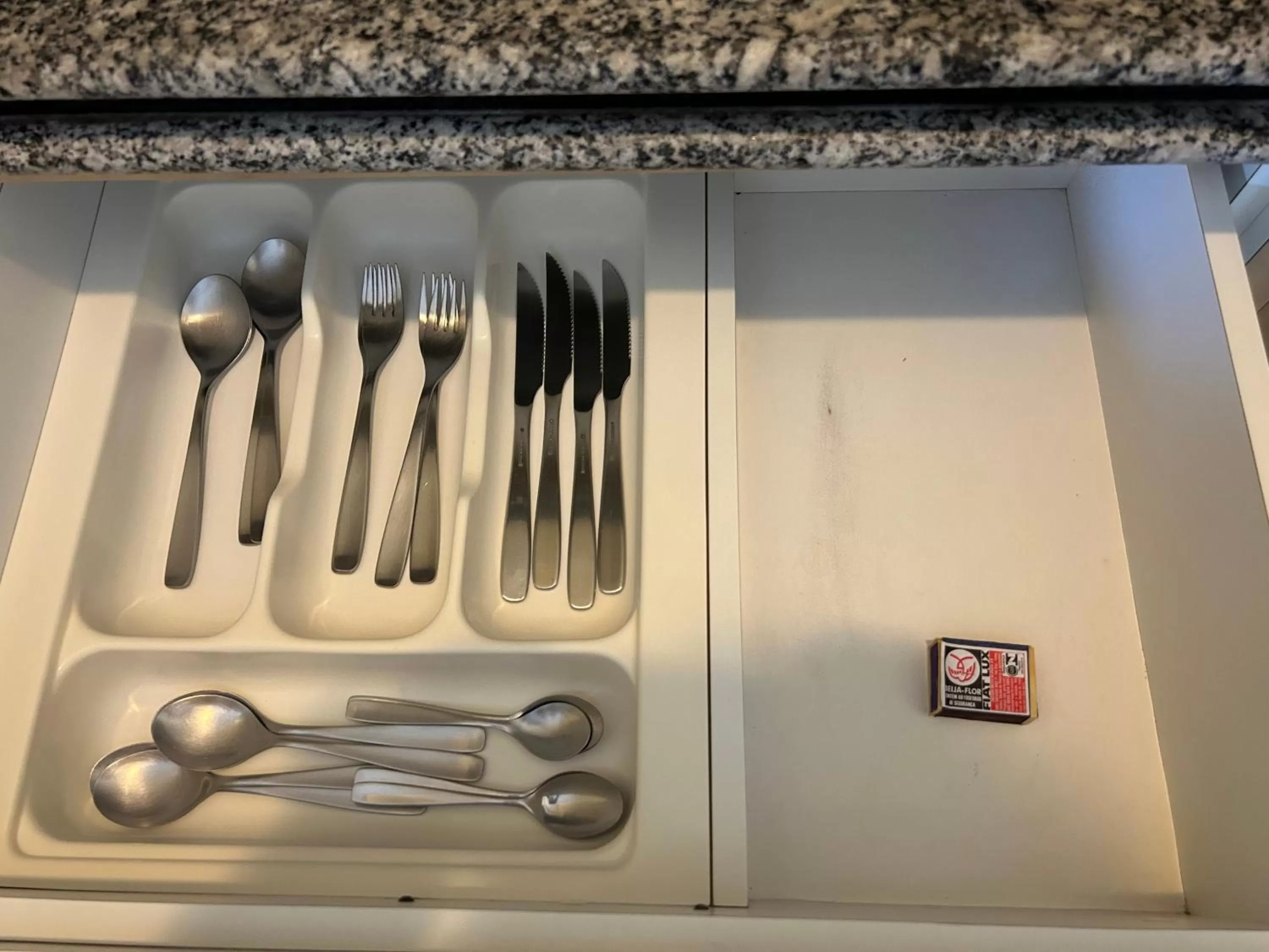 Kitchen or kitchenette in Golfinhos Apart Hotel