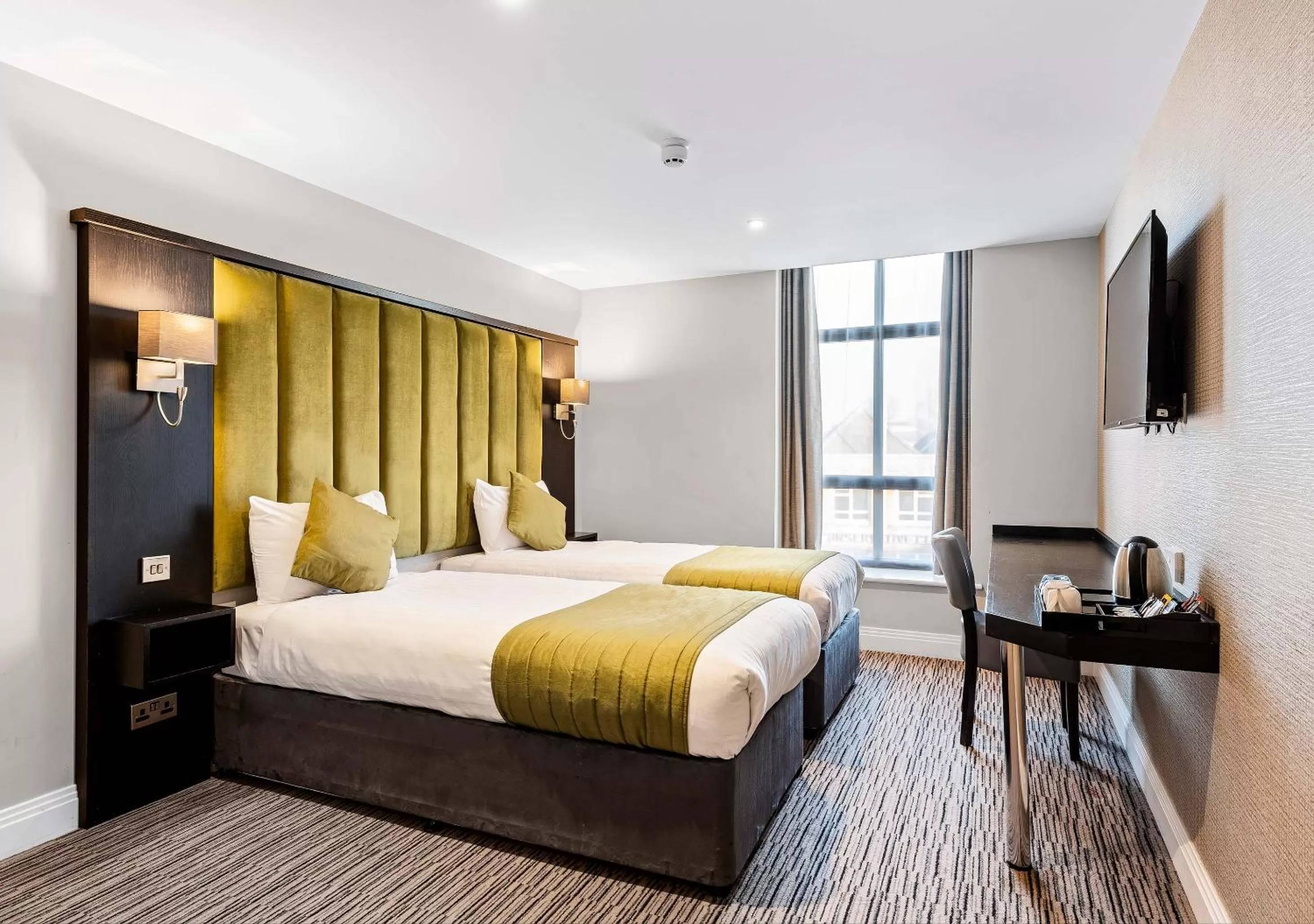 Bedroom, Bed in St Nicholas Hotel Colchester