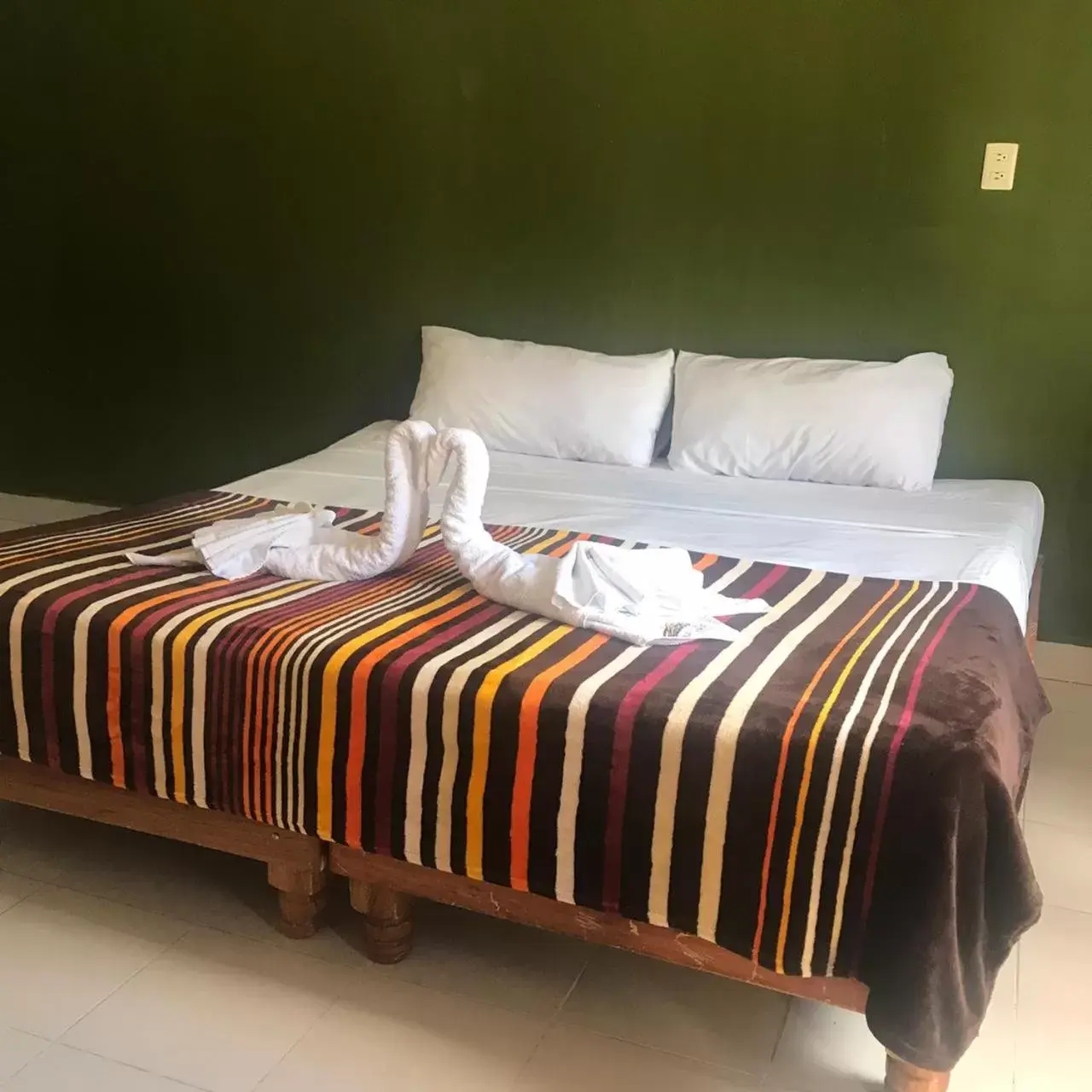 towels, Bed in Hotel Maya Balam