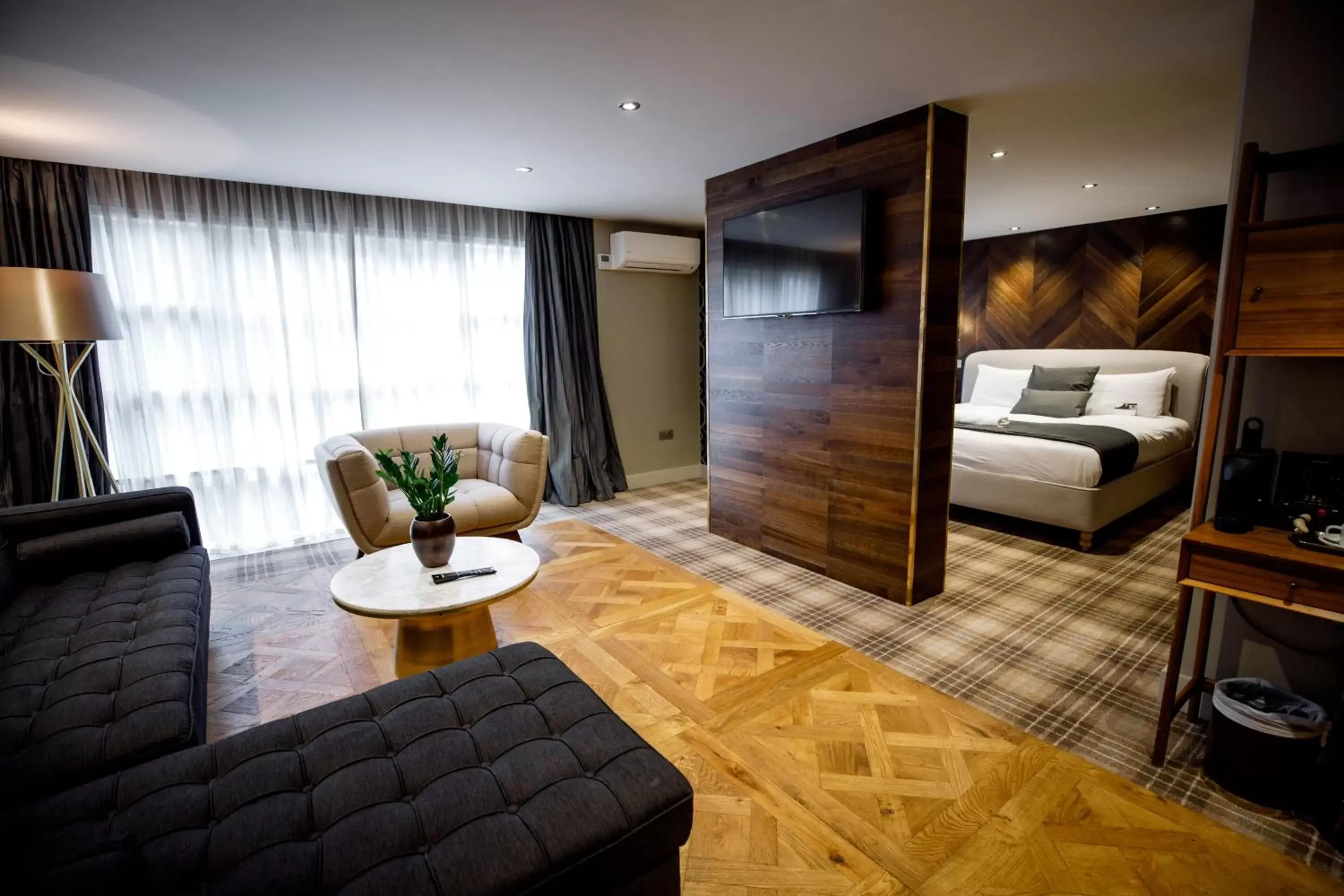 Bedroom, Seating Area in The Heritage Park Hotel