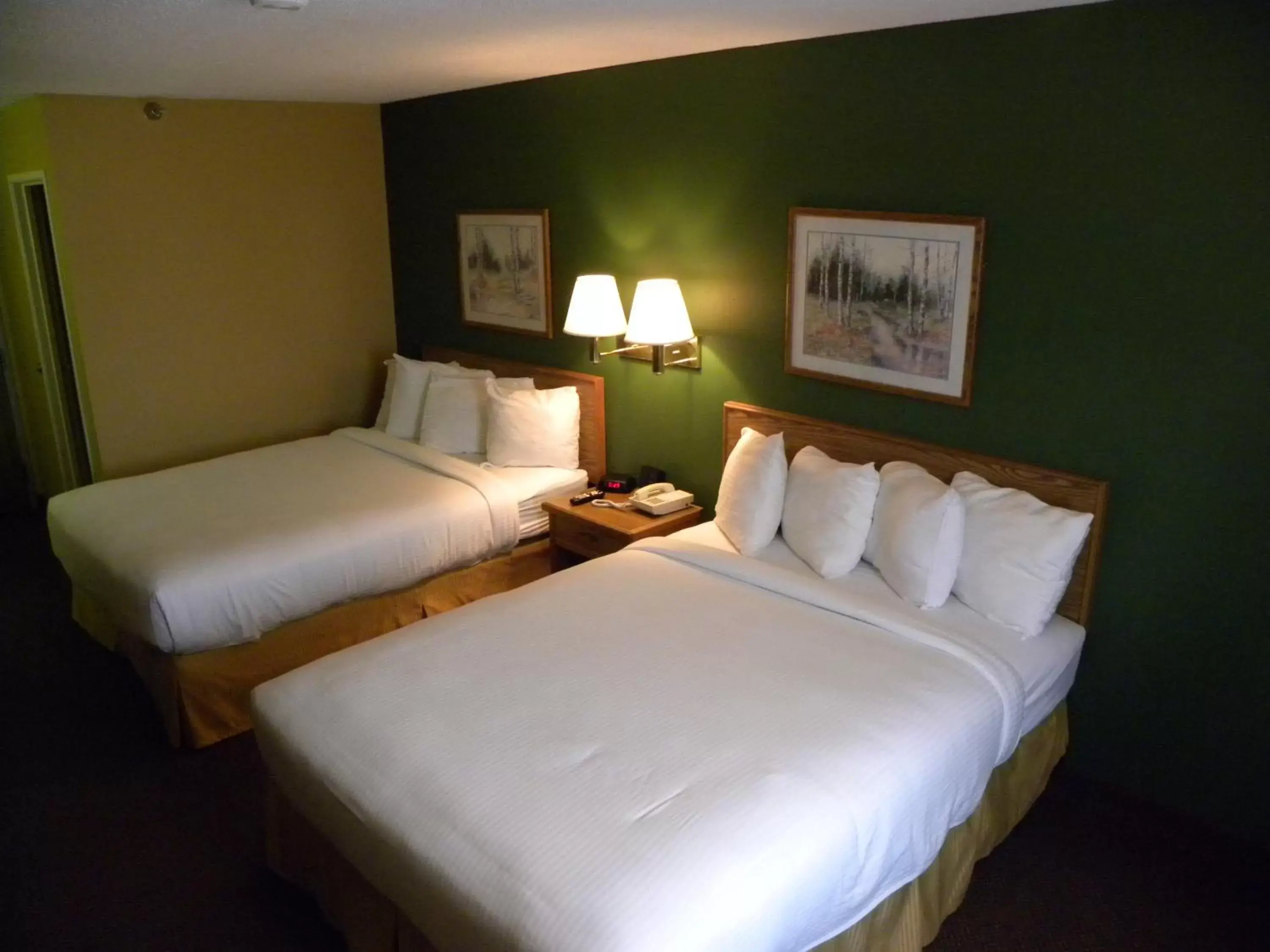 Photo of the whole room, Bed in New Victorian Inn & Suites Kearney