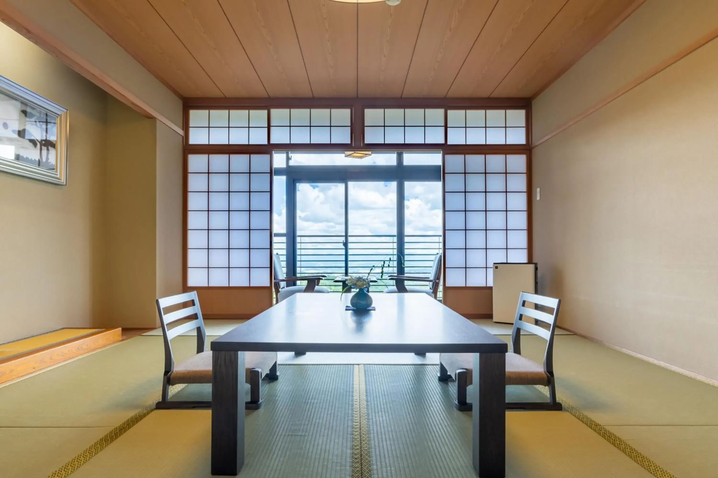 Photo of the whole room, Dining Area in Arima Onsen Motoyu Kosenkaku