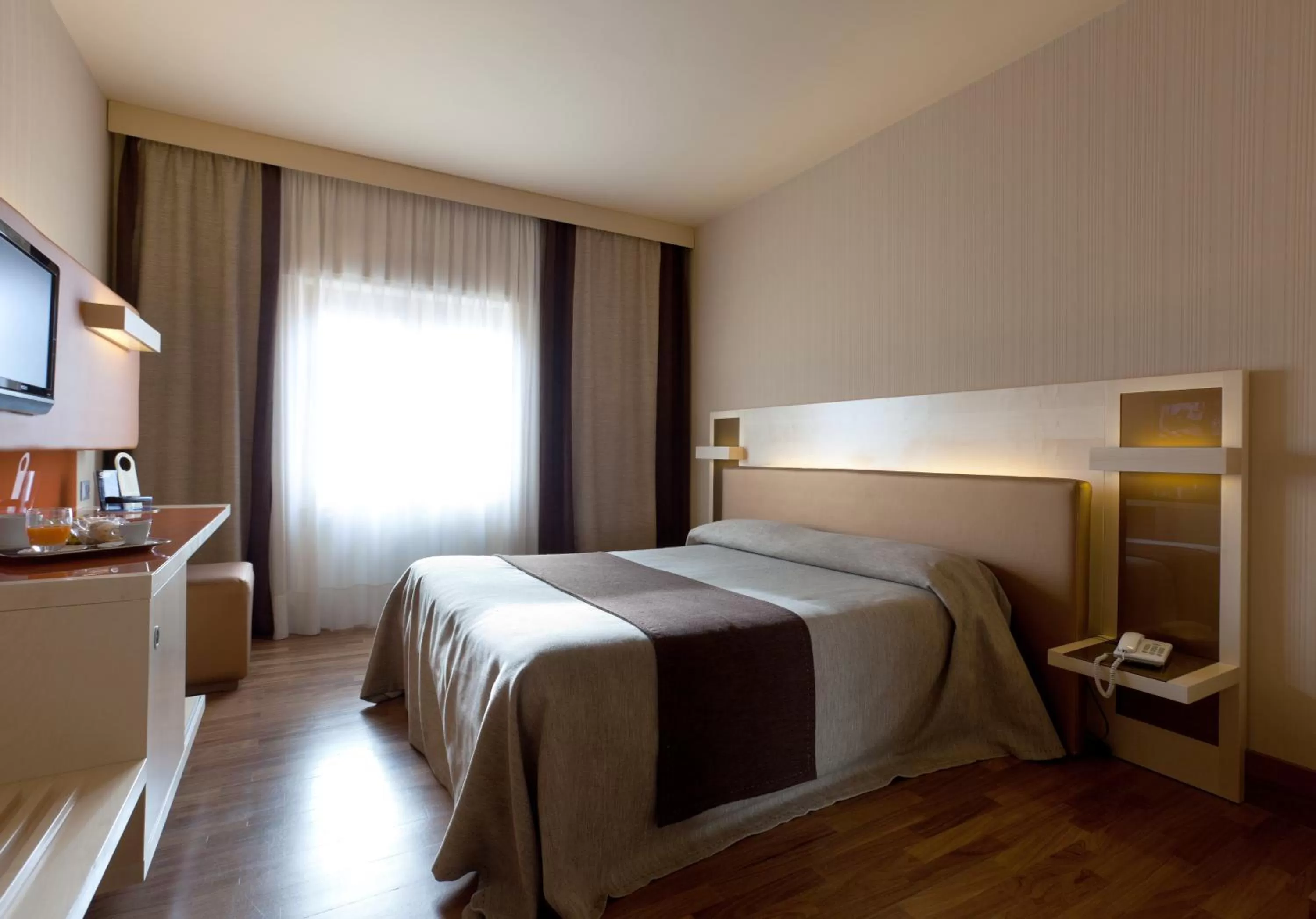 Photo of the whole room, Bed in Hotel Velino