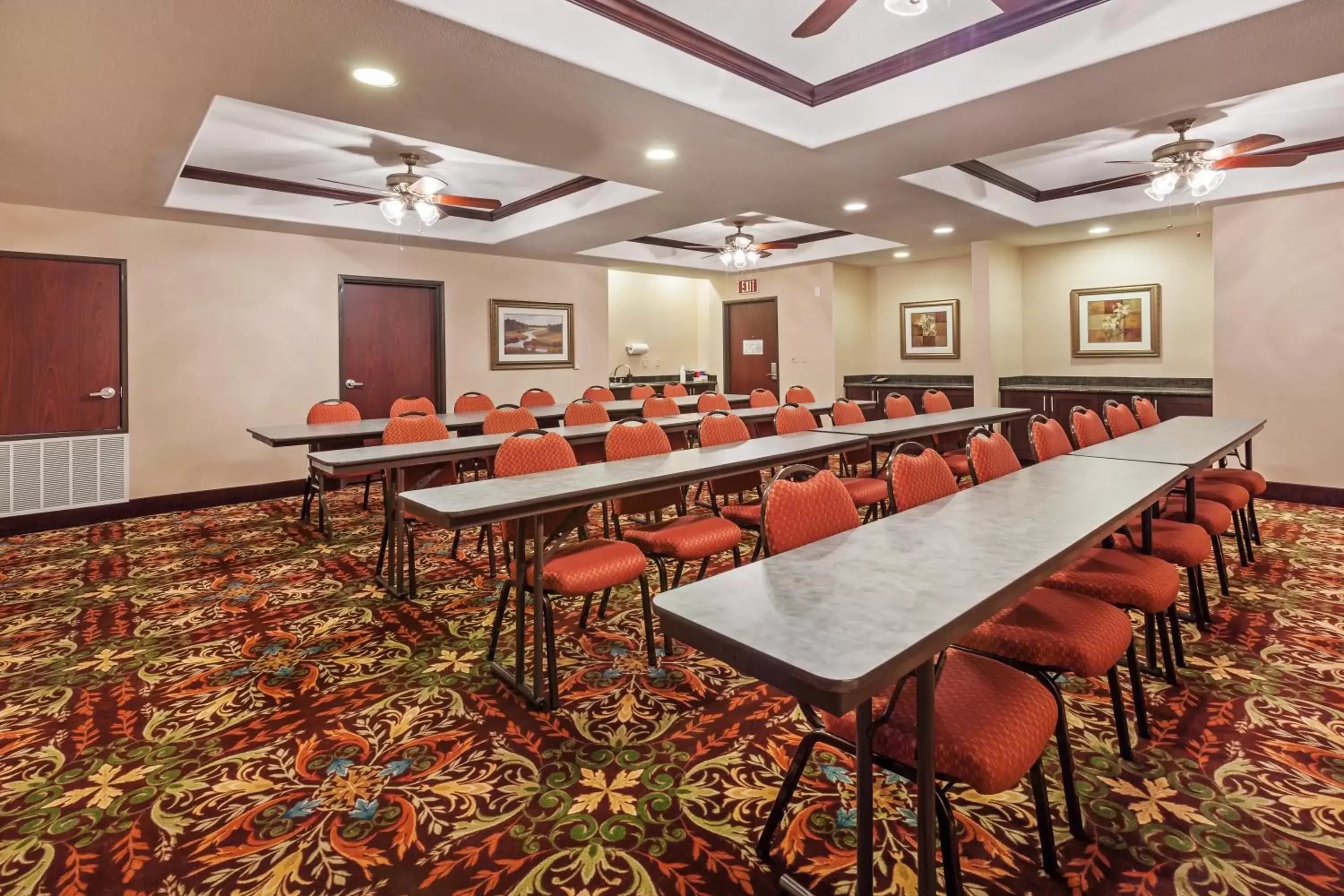 Meeting/conference room in Holiday Inn Express Hotel & Suites Henderson - Traffic Star, an IHG Hotel