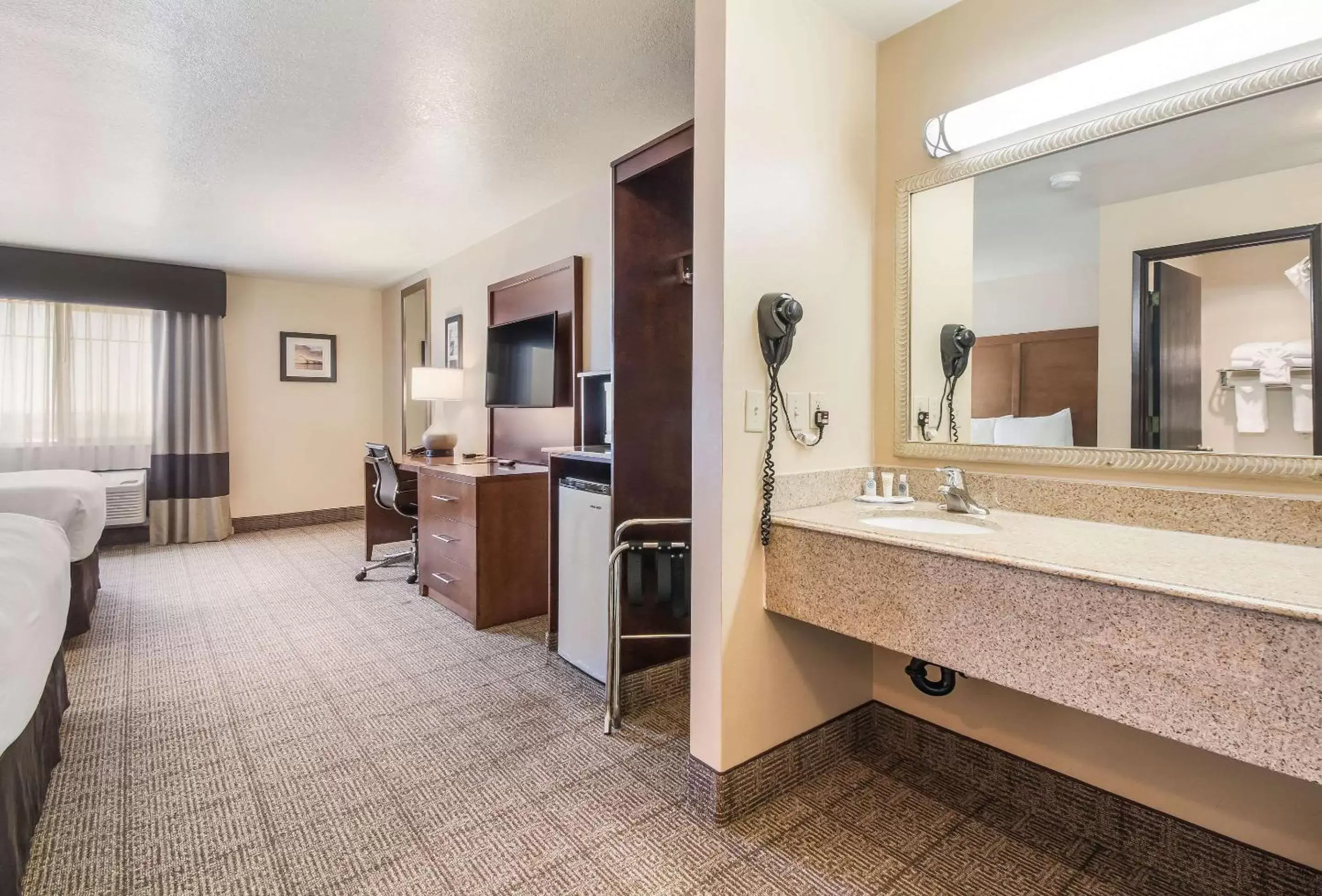 Photo of the whole room, Bathroom in Comfort Inn Newport