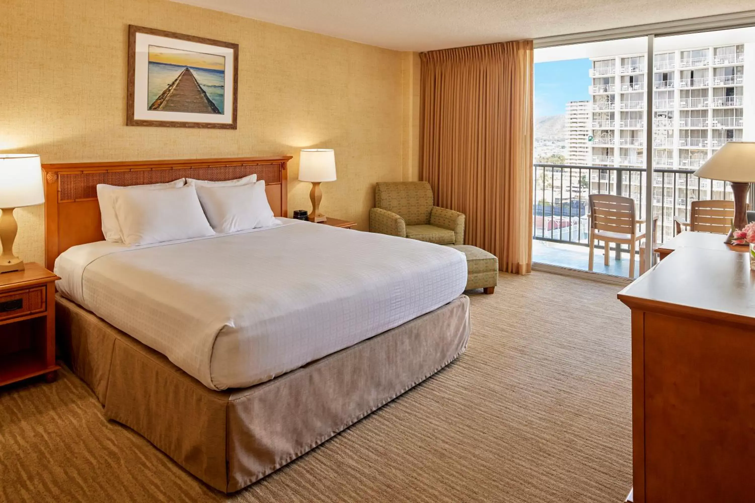 Photo of the whole room, Bed in Waikiki Resort Hotel