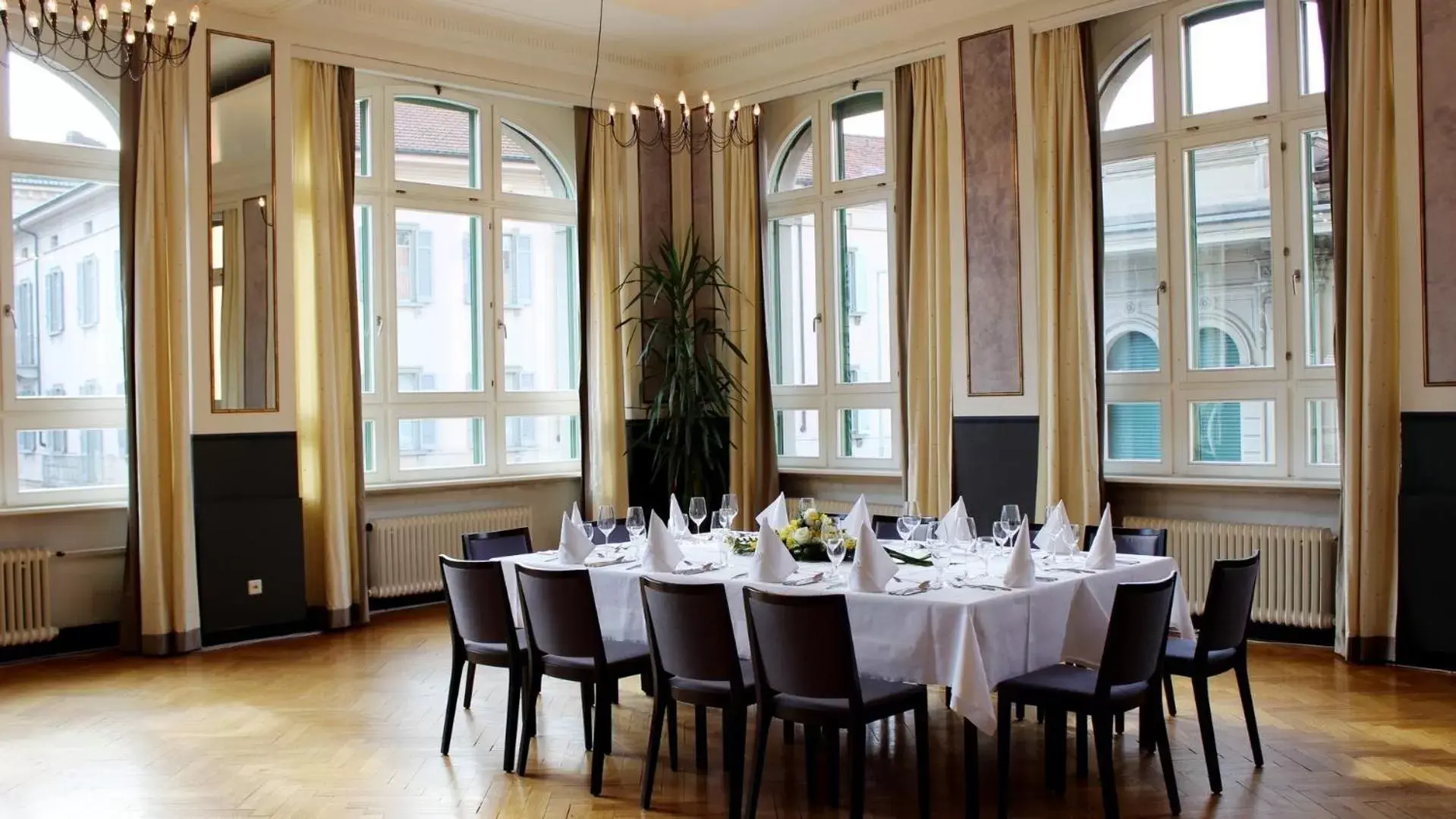 Restaurant/Places to Eat in Hotel Pestalozzi Lugano