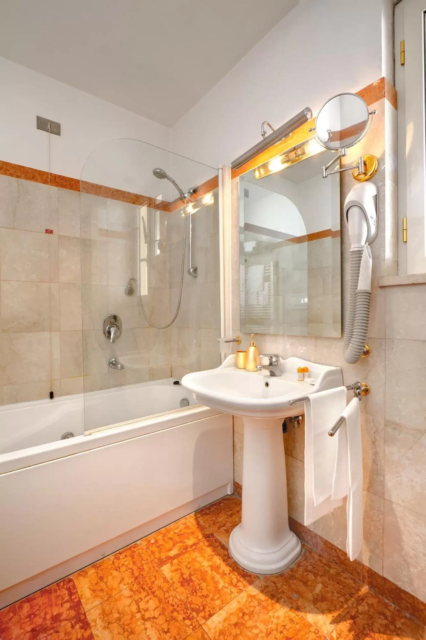 Bathroom in Hotel Cinquantatre