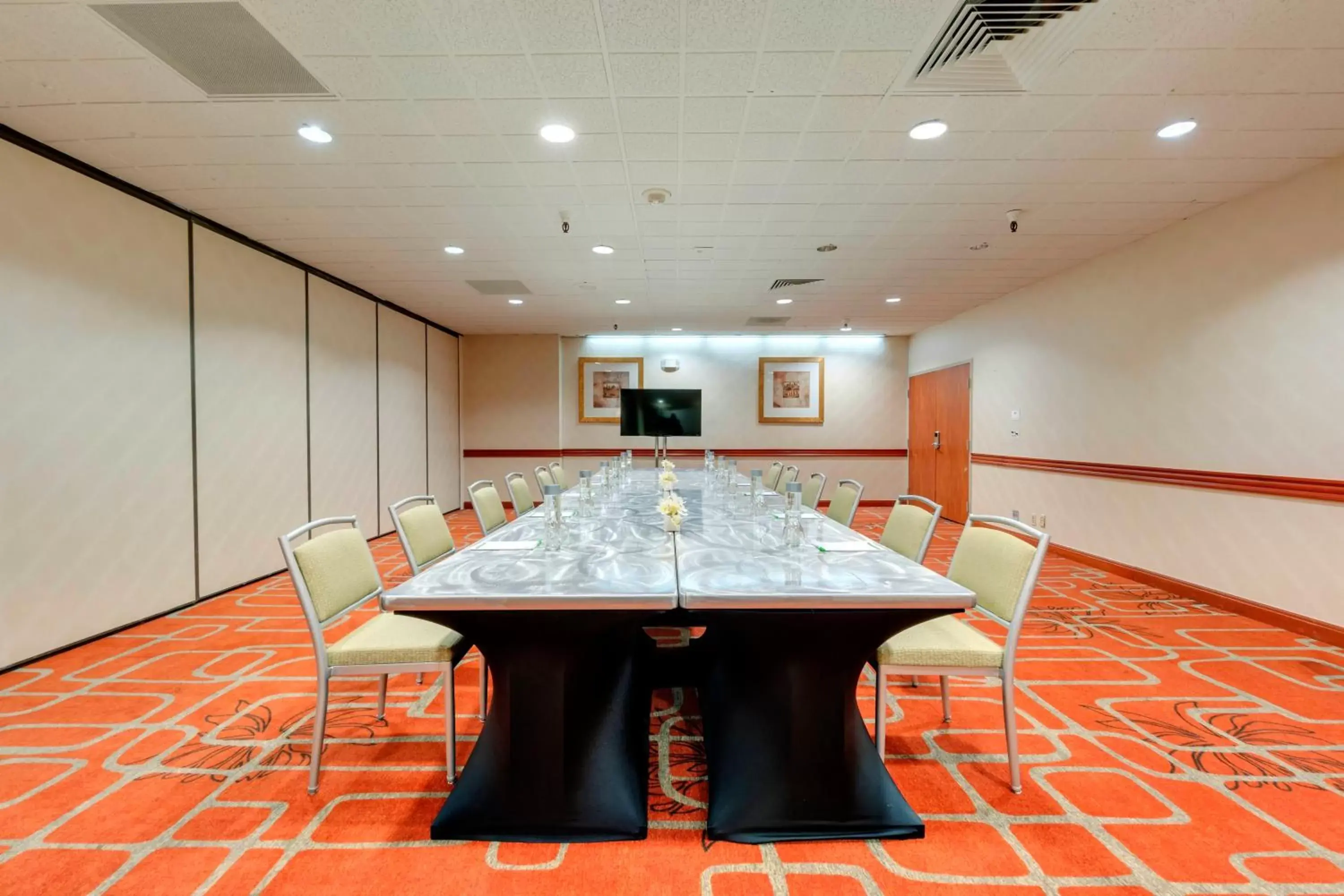 Meeting/conference room in Holiday Inn San Francisco - Golden Gateway, an IHG Hotel with no Resort Fee