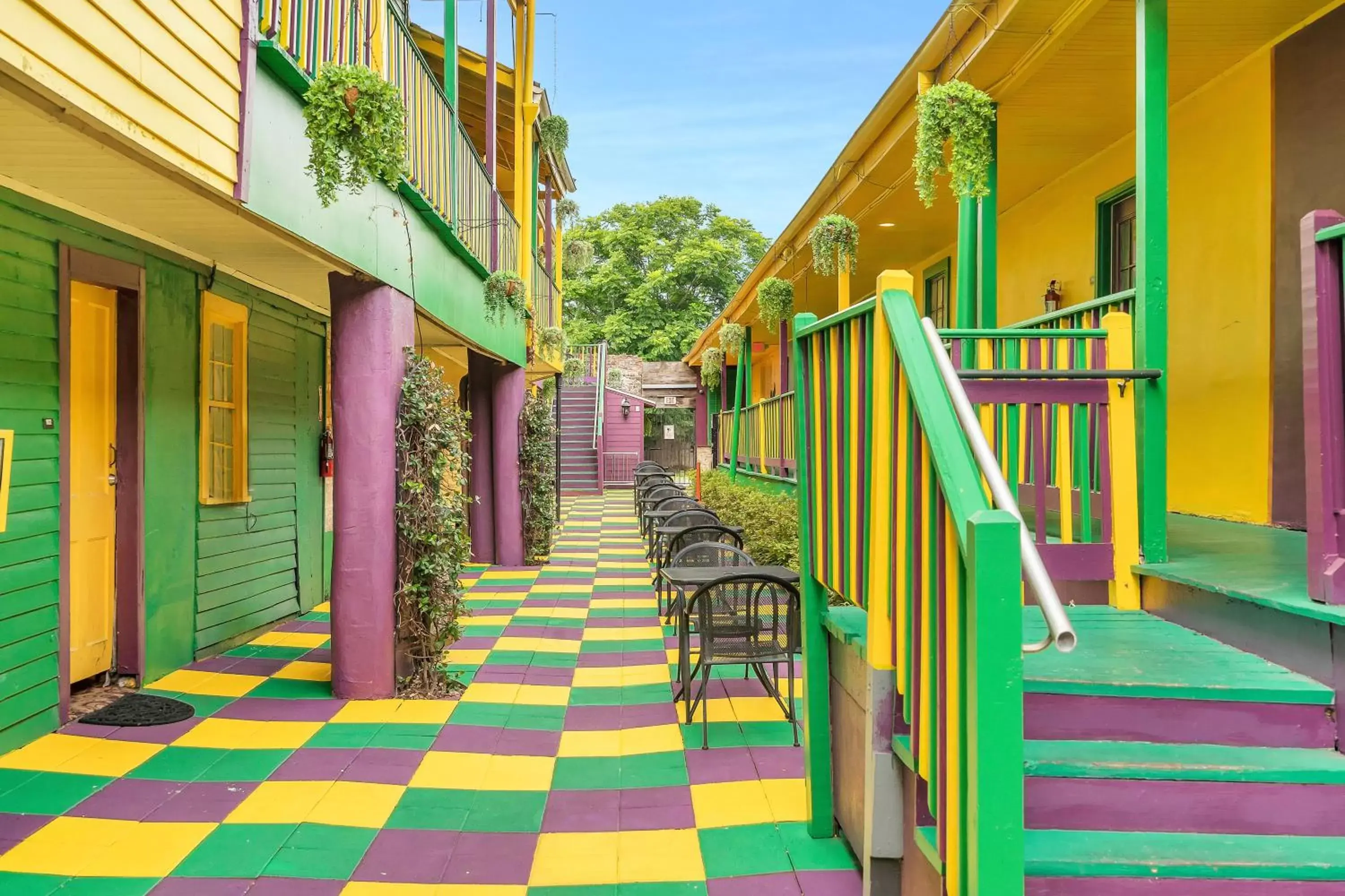 Property building in Olde Town Inn New Orleans