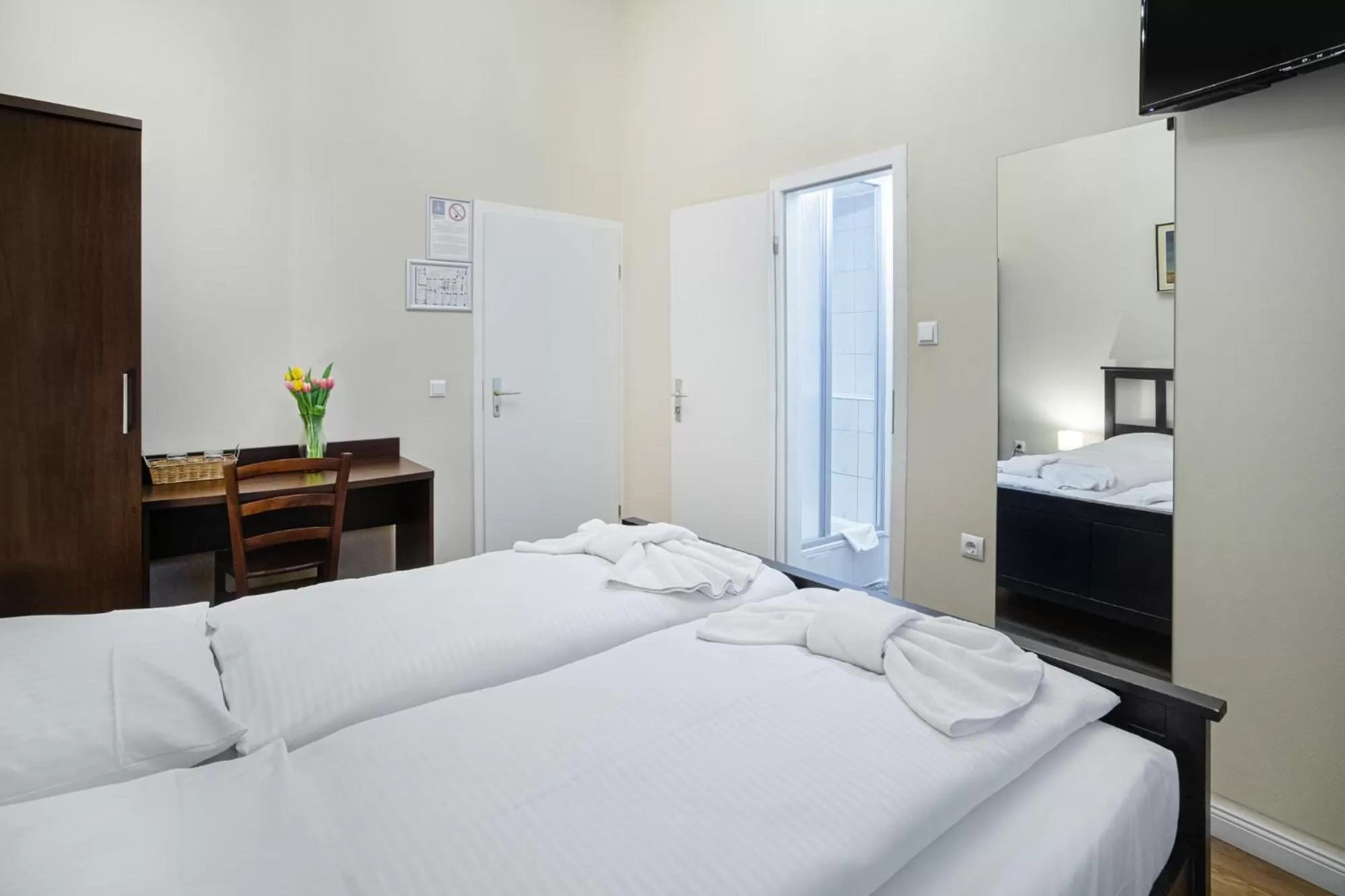 Staff, Bed in Hotel BELLEVUE am Kurfürstendamm