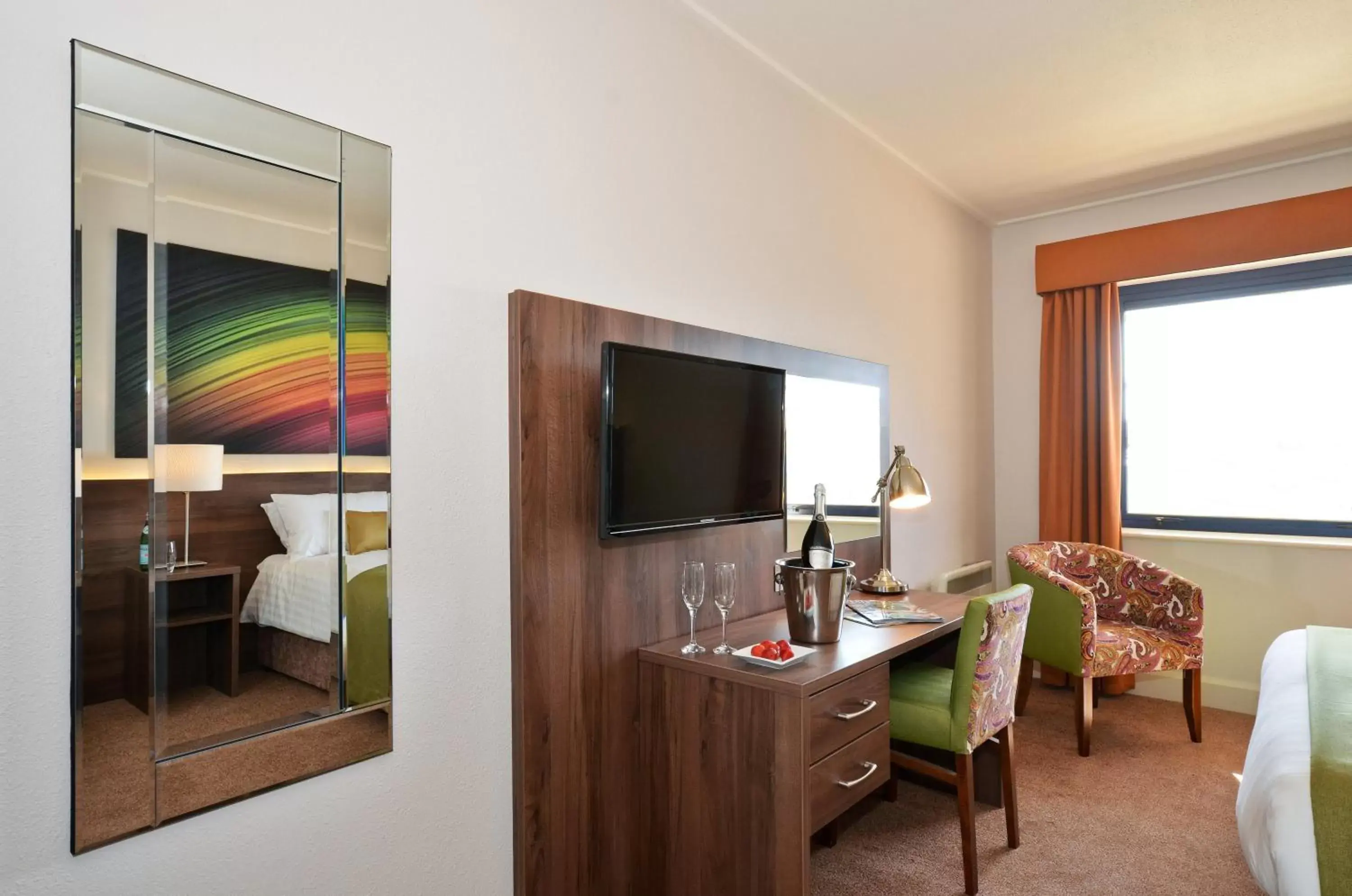 TV and multimedia, TV/Entertainment Center in Nox Hotel Galway