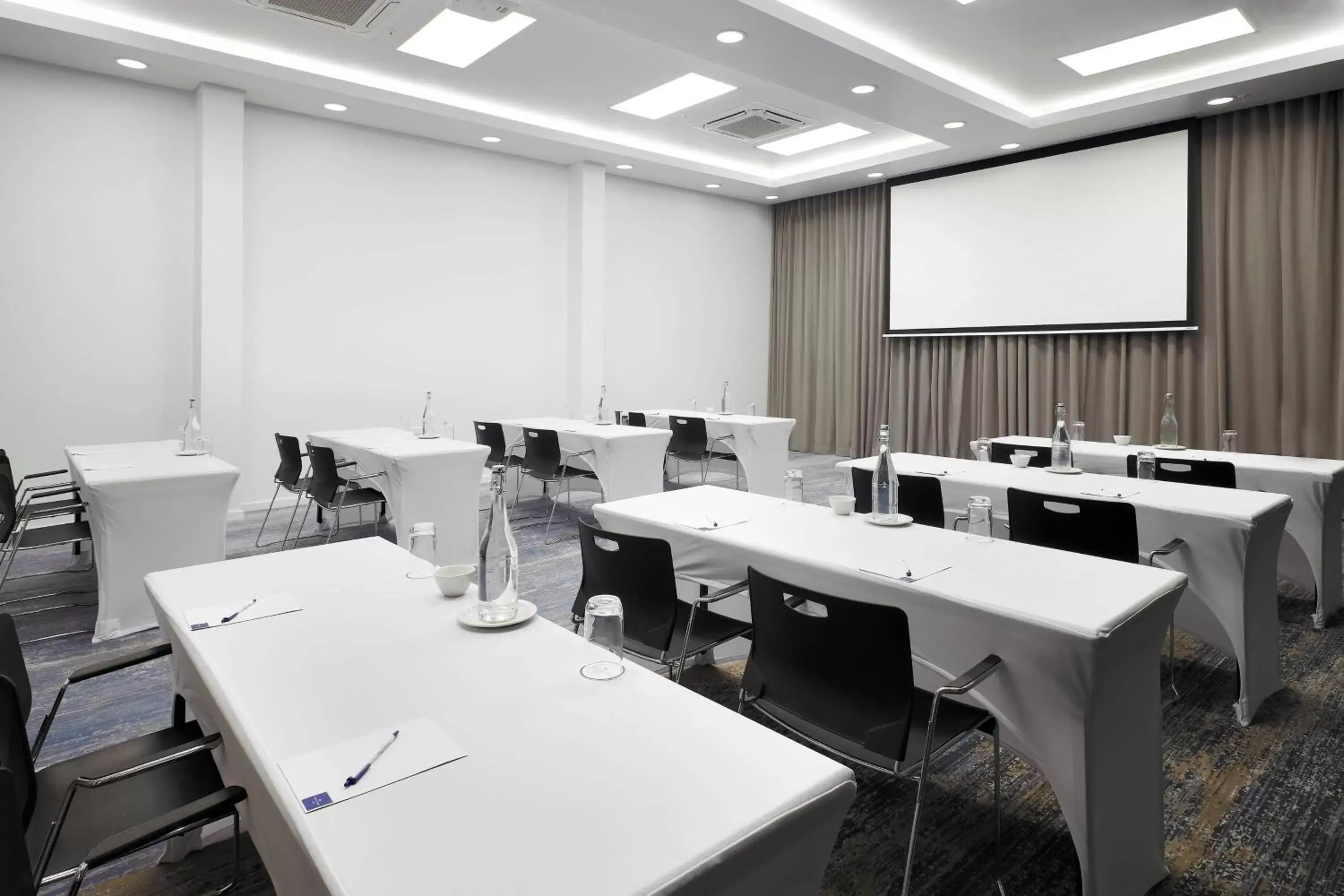 Meeting/conference room, Business Area/Conference Room in Protea Hotel by Marriott Durban Umhlanga