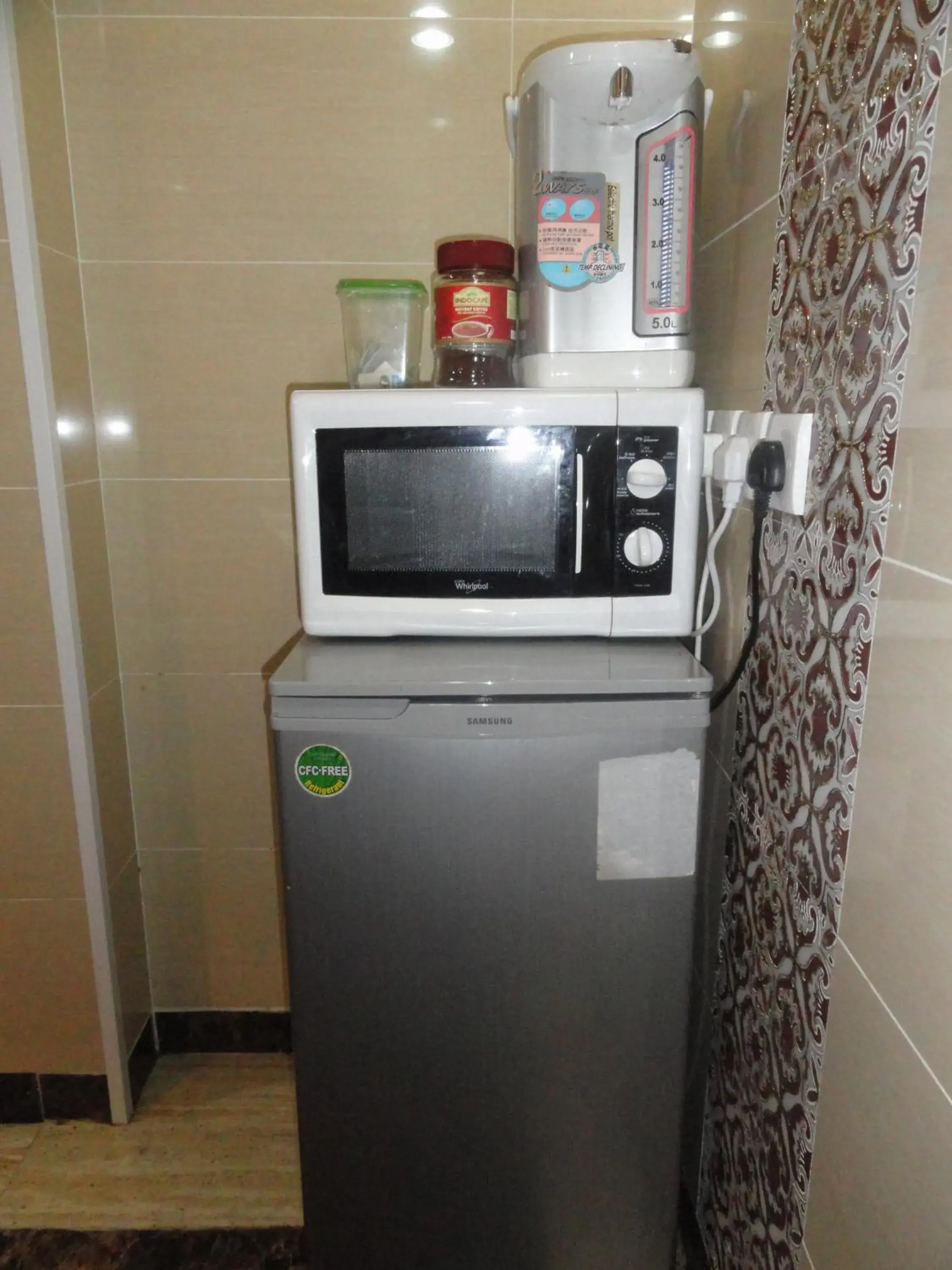 Coffee/tea facilities, Kitchen/Kitchenette in Dhillon Guest House