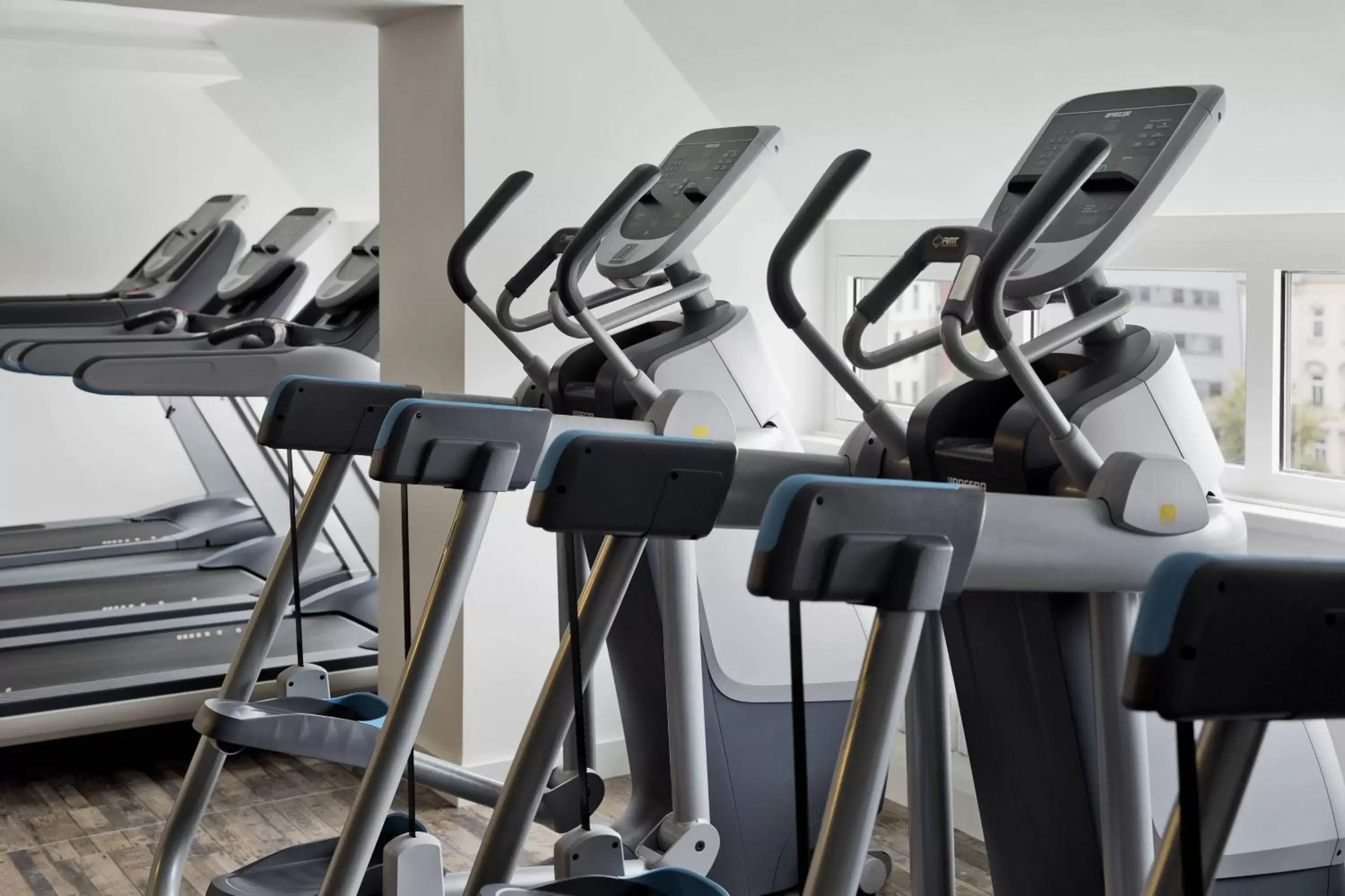 Fitness centre/facilities, Fitness Center/Facilities in Renaissance Wien Hotel