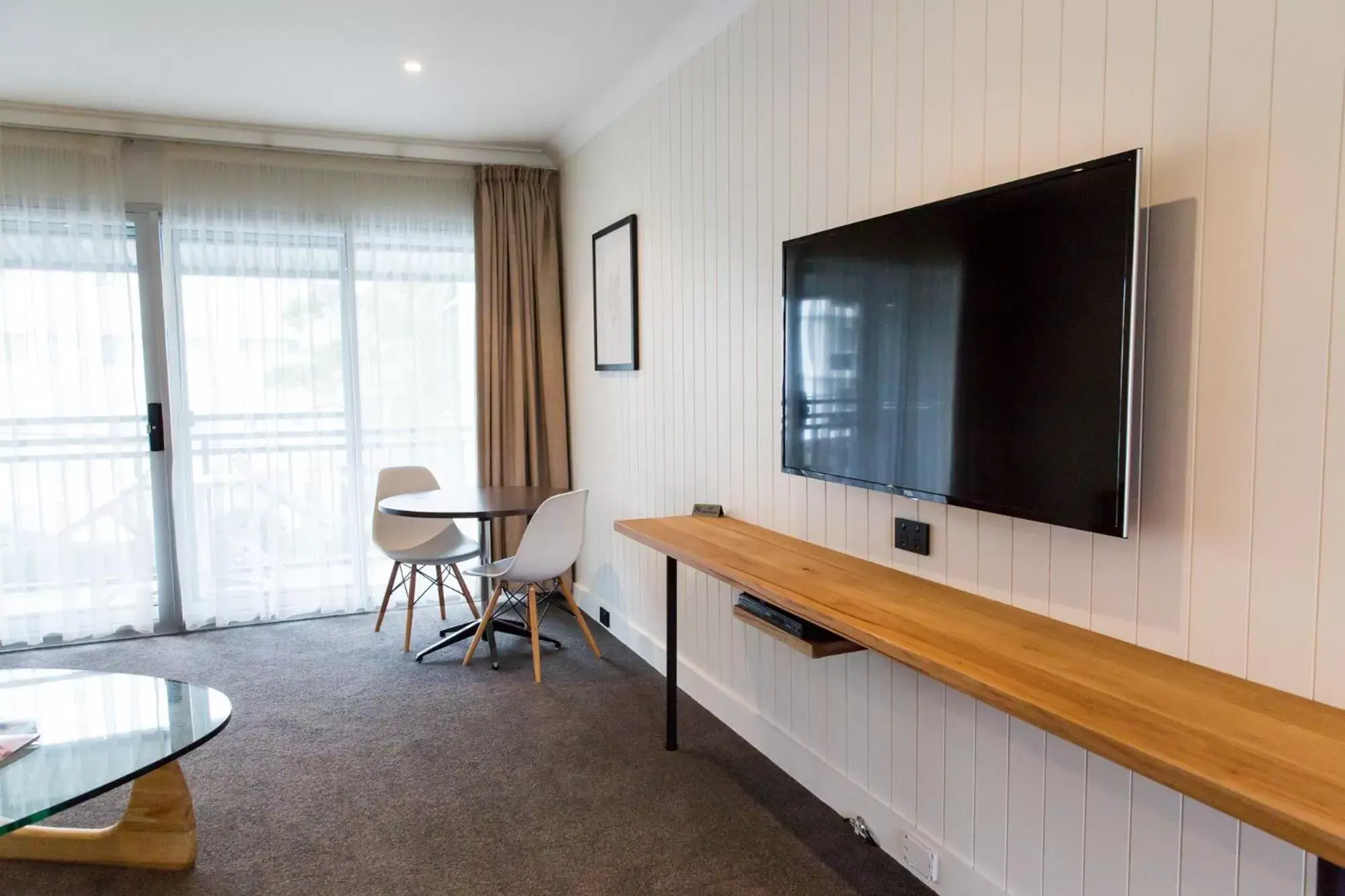 Living room, TV/Entertainment Center in Hotel Nelson