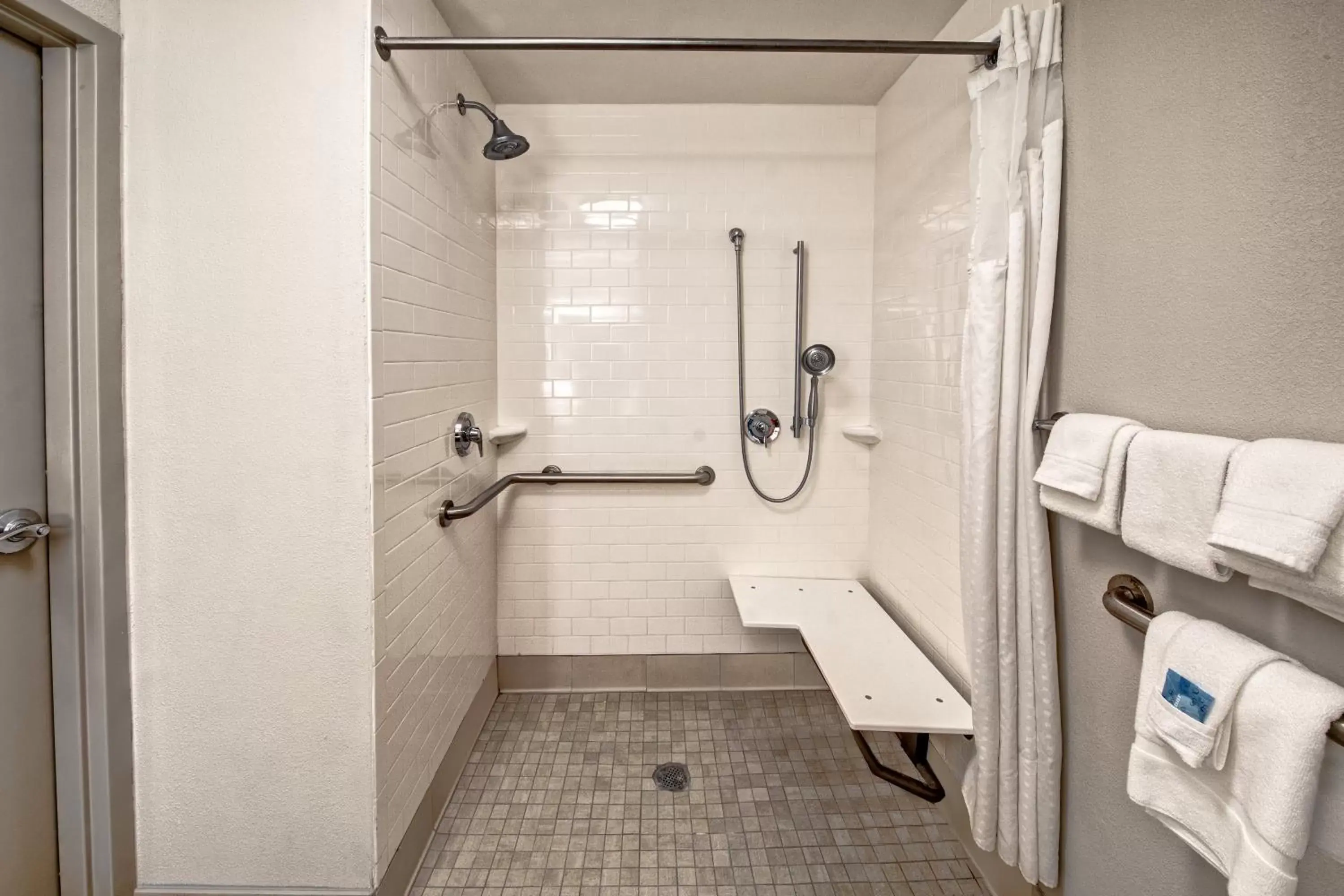 Photo of the whole room in Holiday Inn Express Hotel & Suites Jackson Northeast by IHG Photo of the whole room in Holiday Inn Express Hotel & Suites Jackson Northeast by IHG