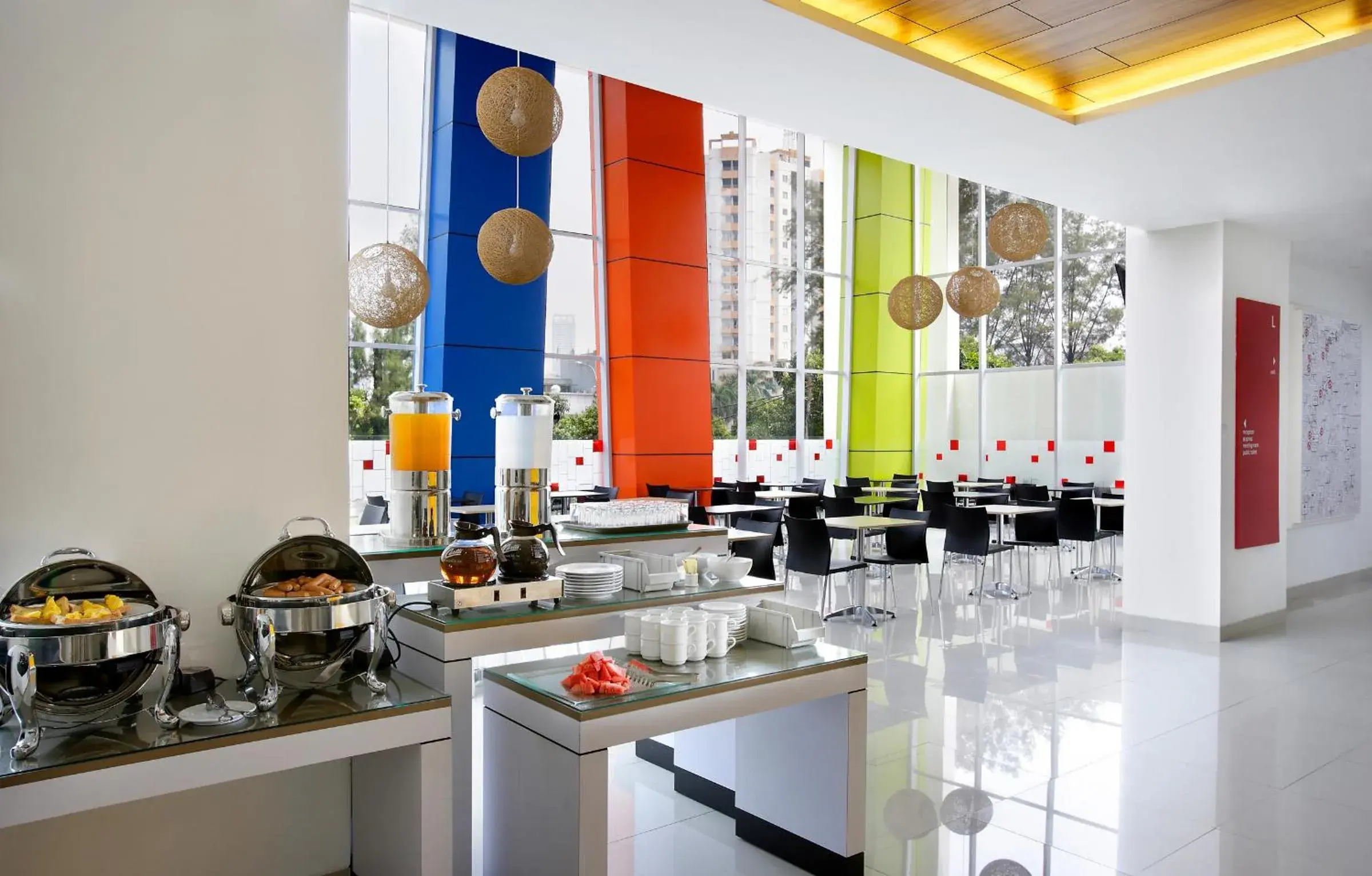 Restaurant/places to eat, Kitchen/Kitchenette in Amaris Hotel Dr. Susilo Grogol