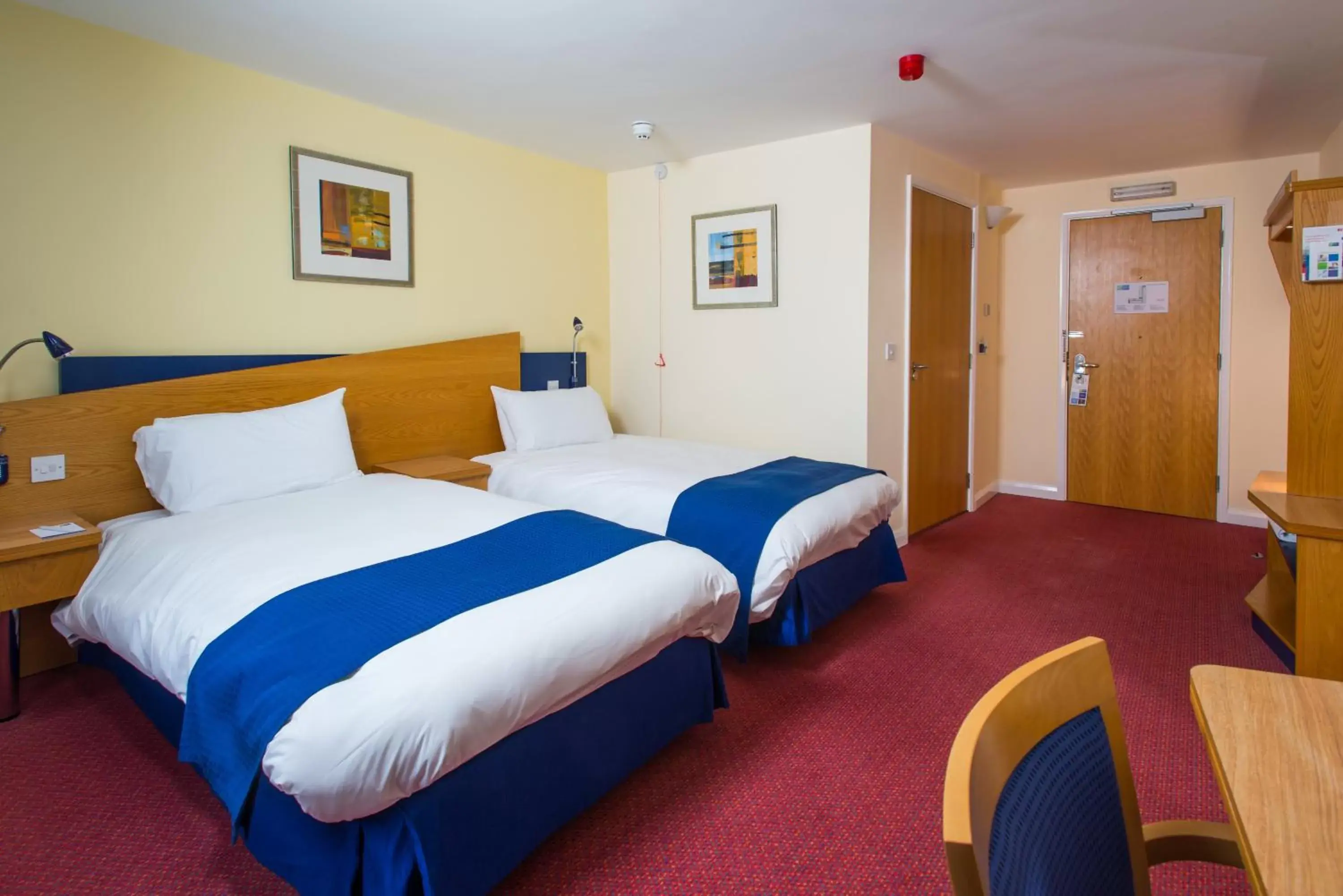 Standard Twin Room with Free Hot Breakfast - Accessible in Holiday Inn Express Bradford City Centre by IHG Standard Twin Room with Free Hot Breakfast - Accessible in Holiday Inn Express Bradford City Centre by IHG