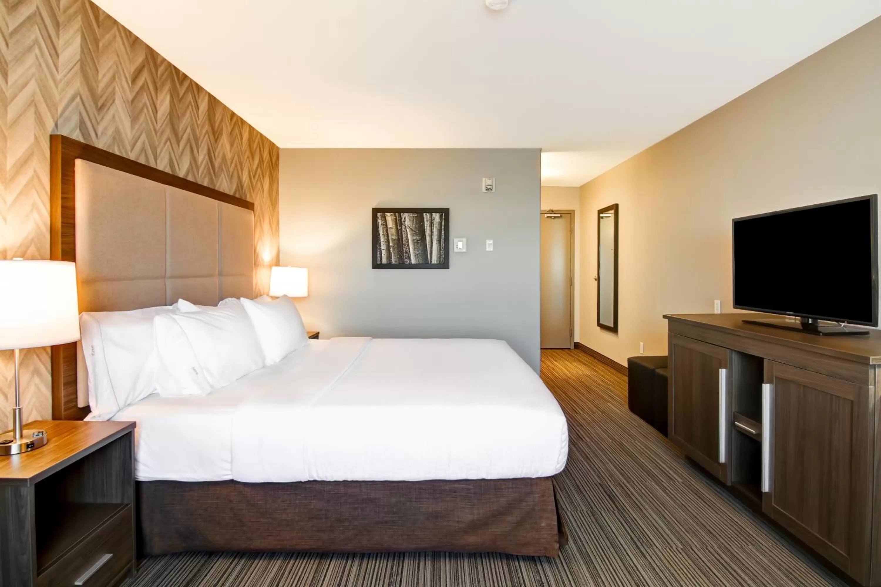 Bedroom, Bed in Canalta Brooks