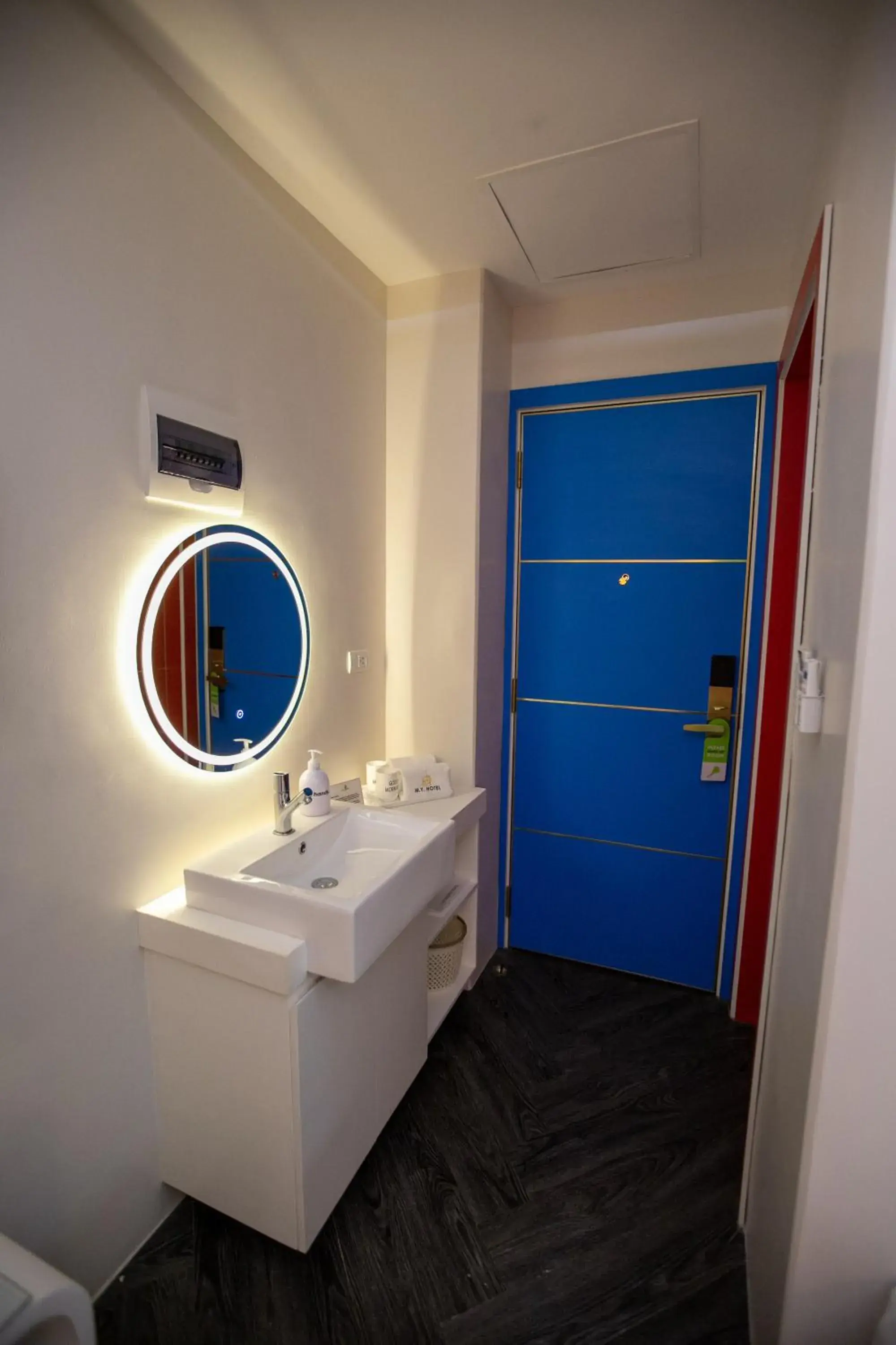Bedroom, Bathroom in M.Y. Hotel