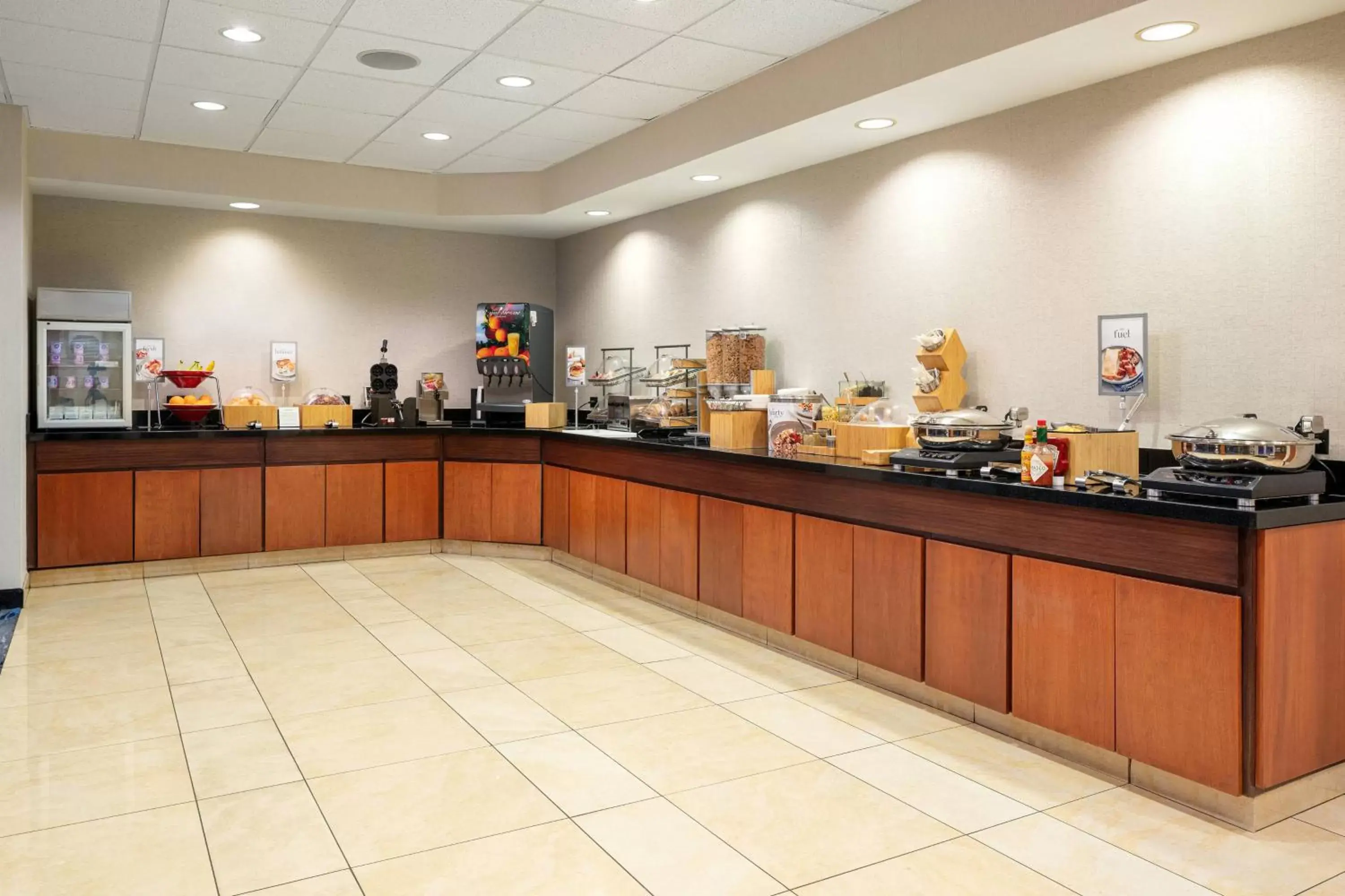 Breakfast, Restaurant/Places to Eat in Fairfield Inn & Suites by Marriott Visalia Tulare