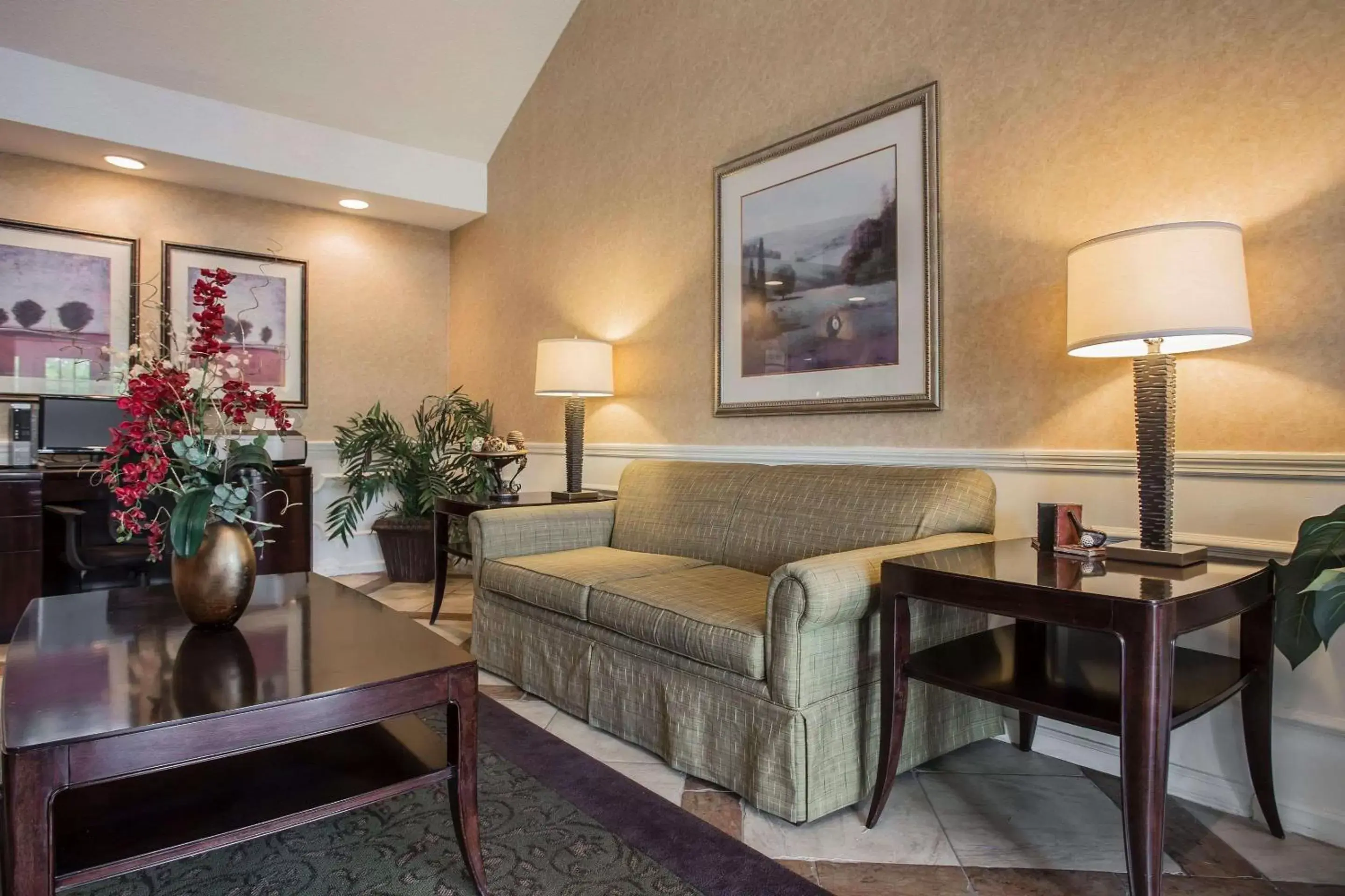 Lobby or reception, Seating Area in Quality Inn Waynesboro