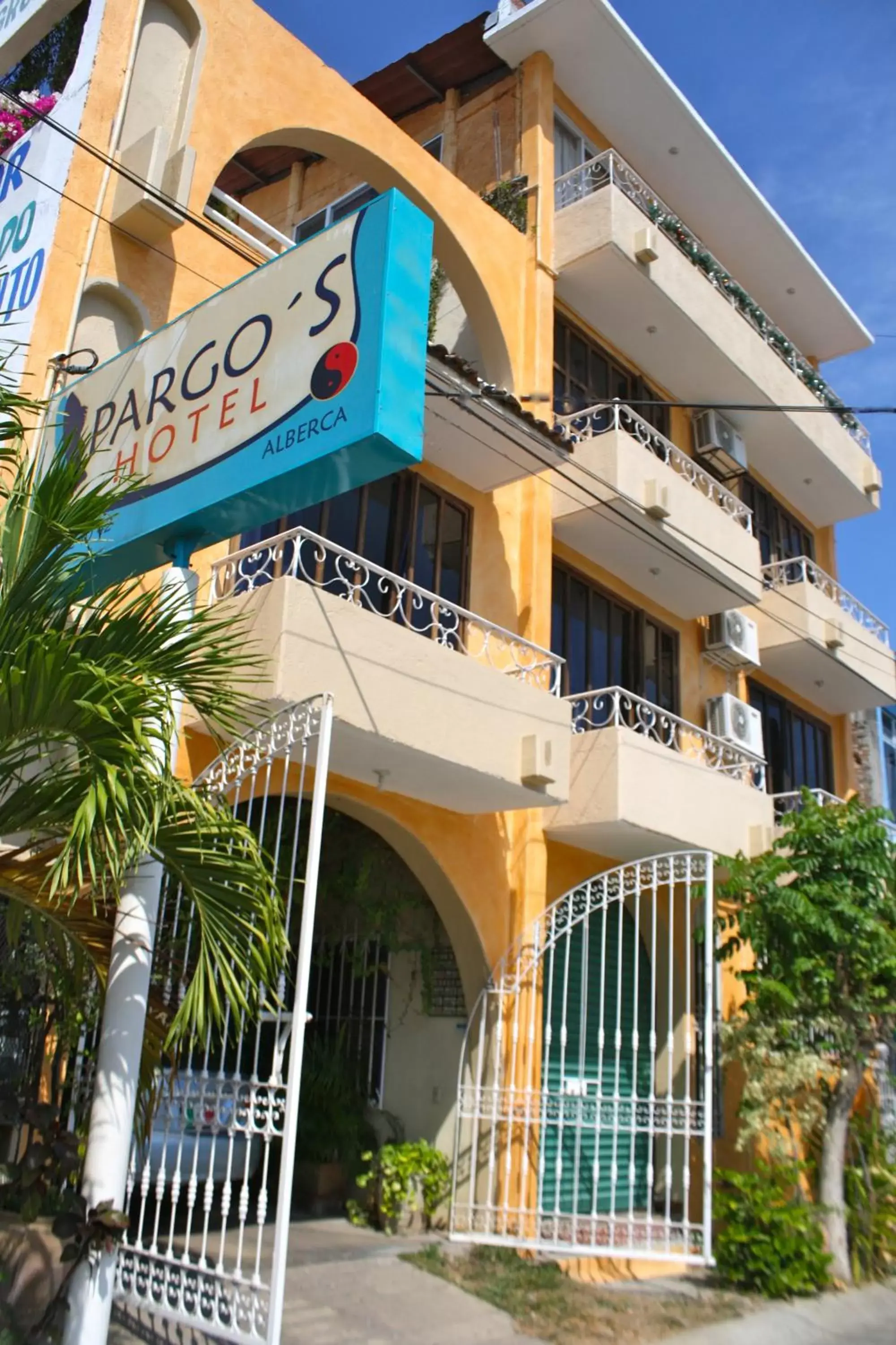 Facade/entrance in Pargos Hotel & Cowork